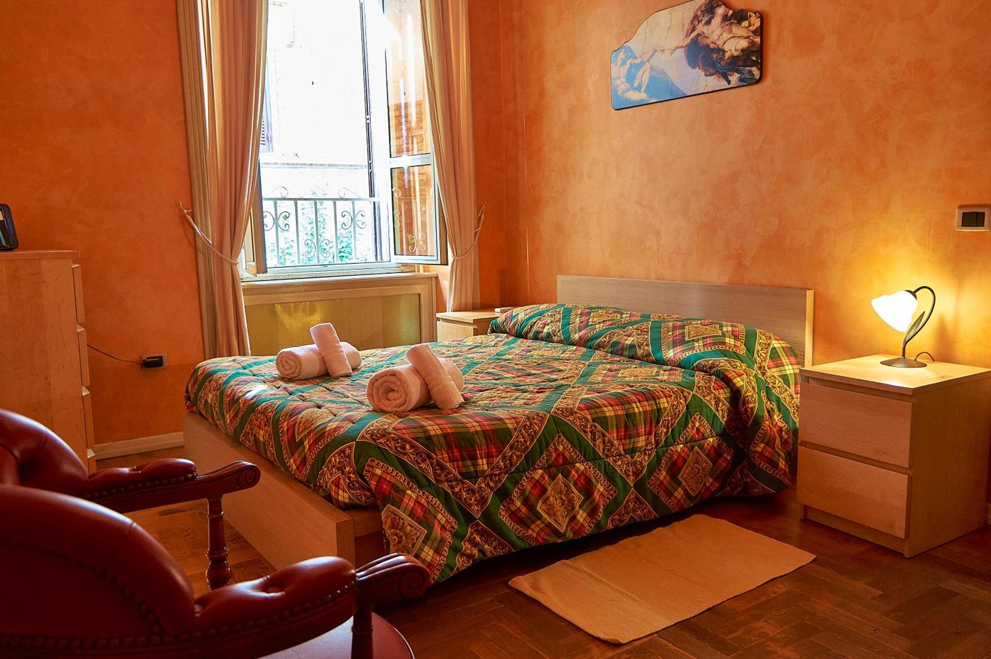 Vatican Flat * Roma