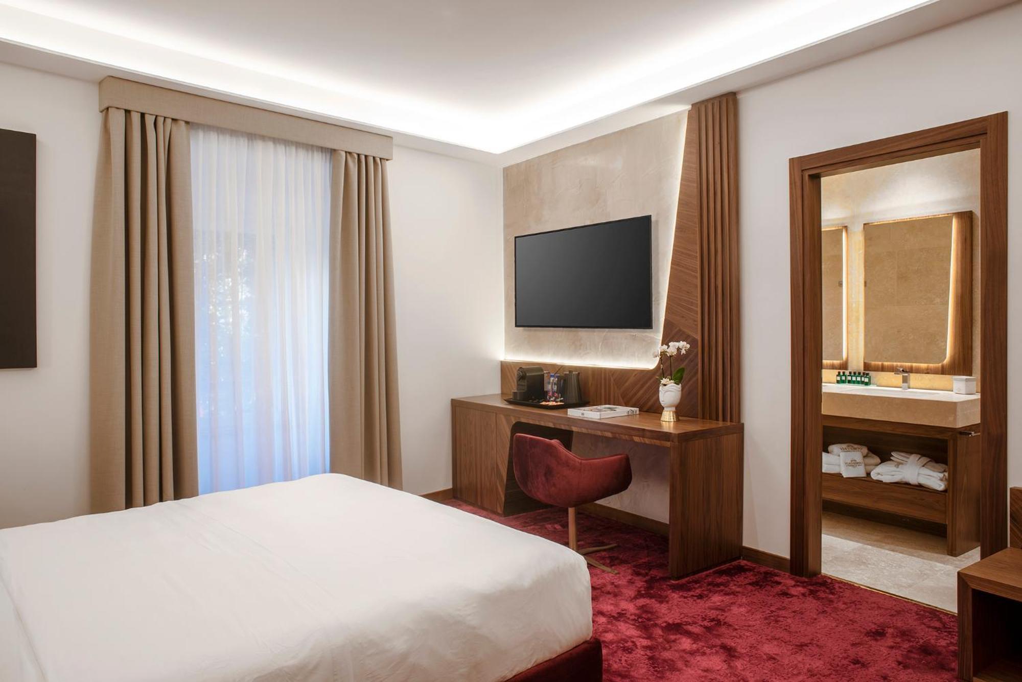 Via Veneto 5* Roma