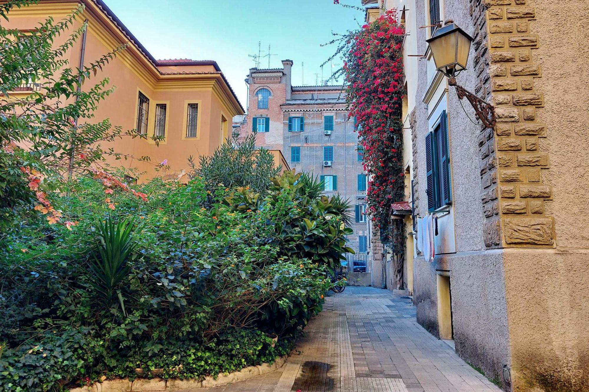 Ych-brand New Vatican Flat With Terrace Leilighet *