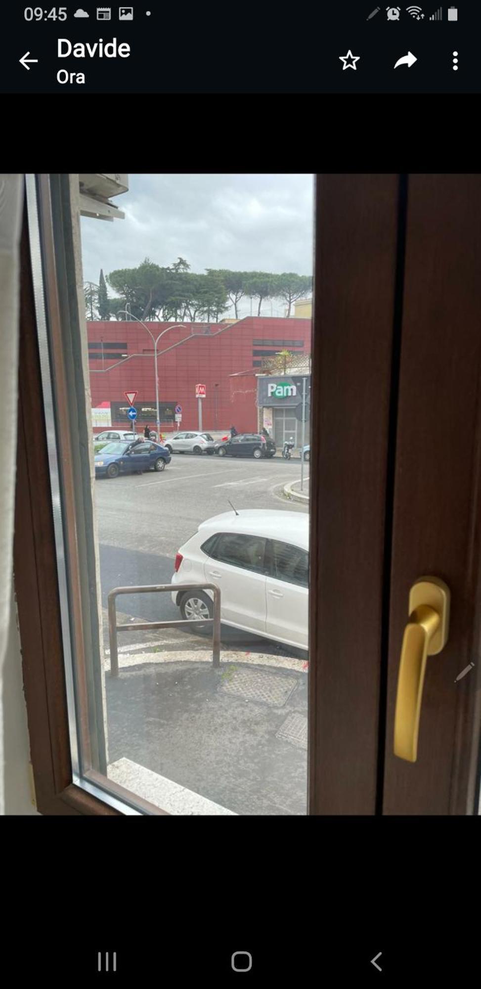 Alojamento de Acomodação e Pequeno-almoço Metro B Fronte Metro