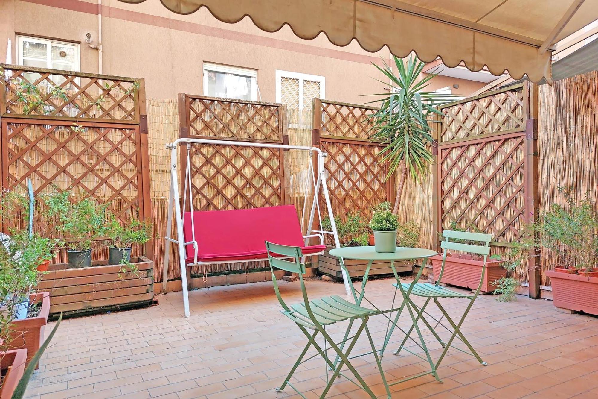 Vatican With Cute Terrace * Roma