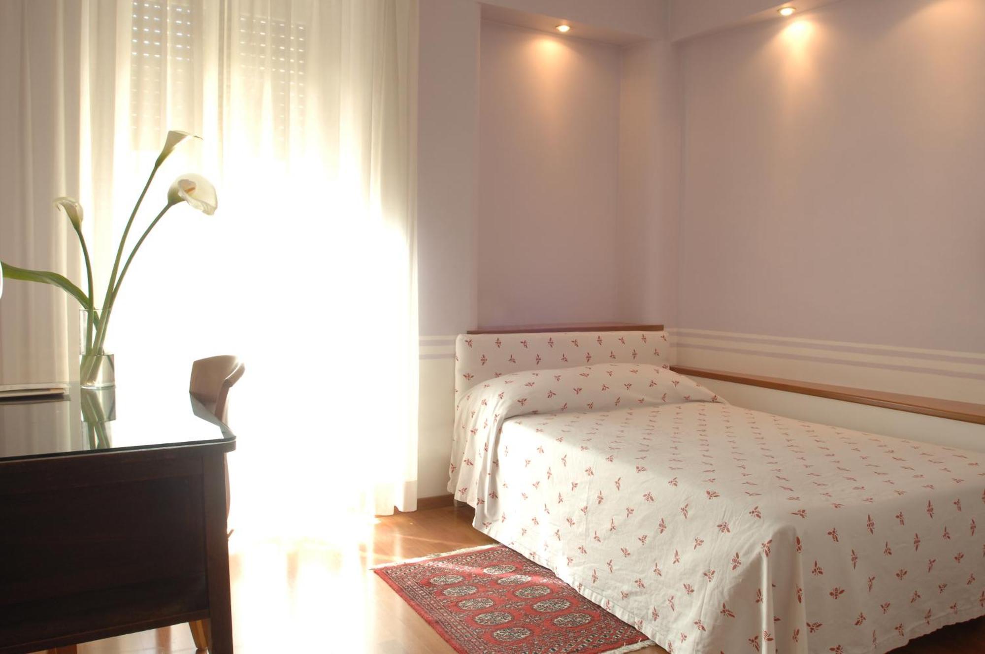 Lancelot Hotel 3*