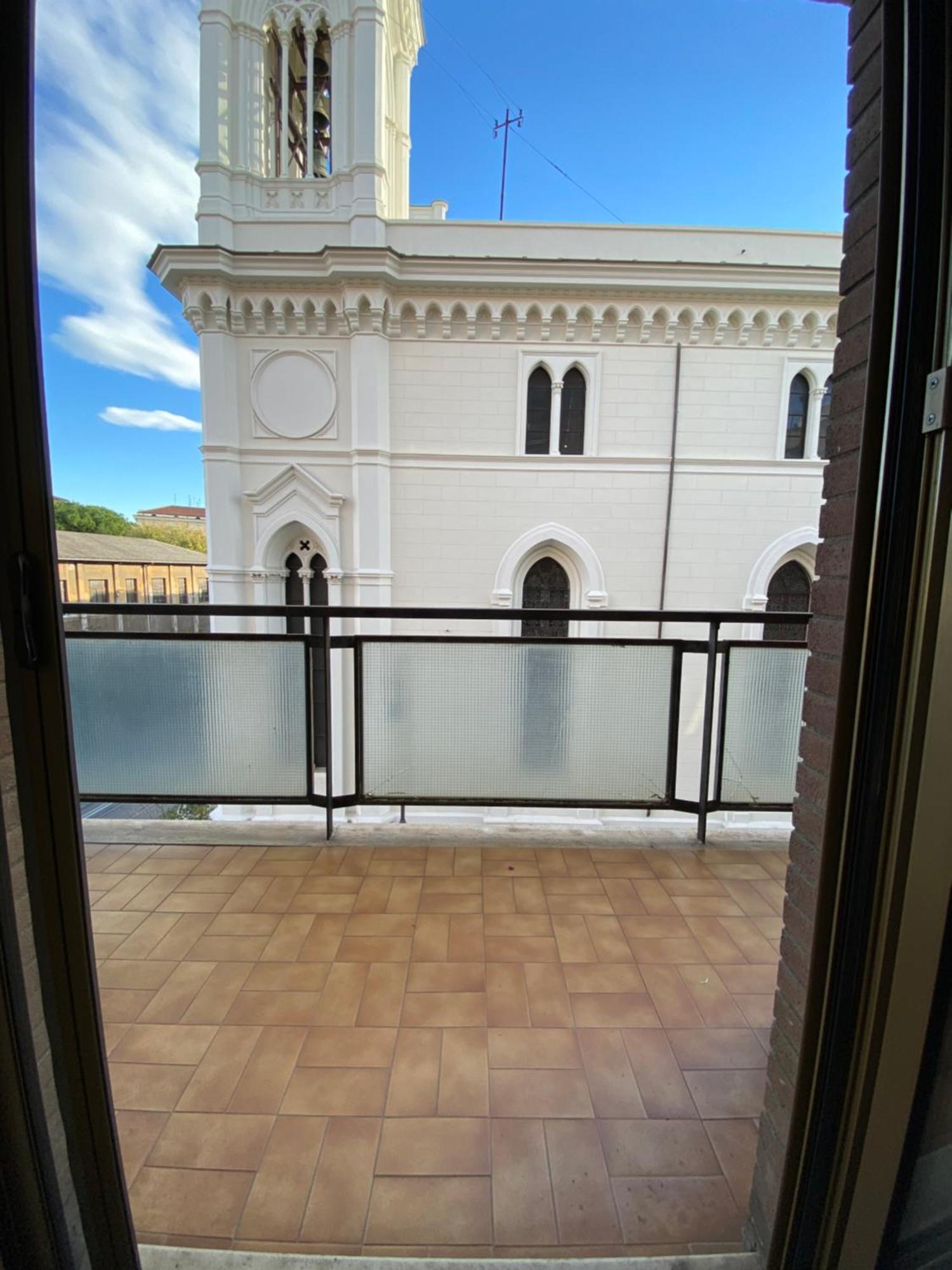 In Centro Con Balcone Con Vista Appartamento
