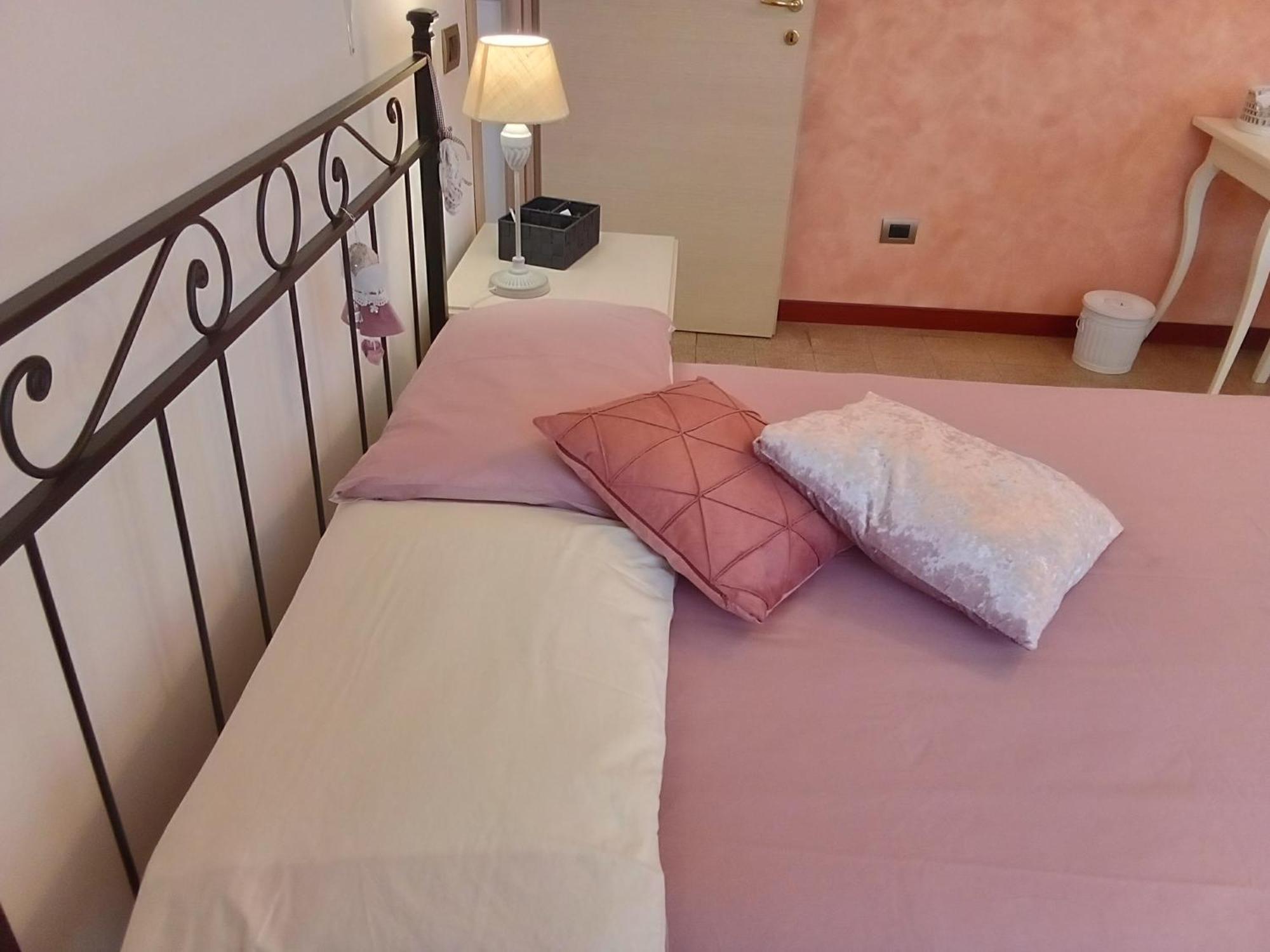 Italy's Enchanting Ambiance - A Snug In Apartment