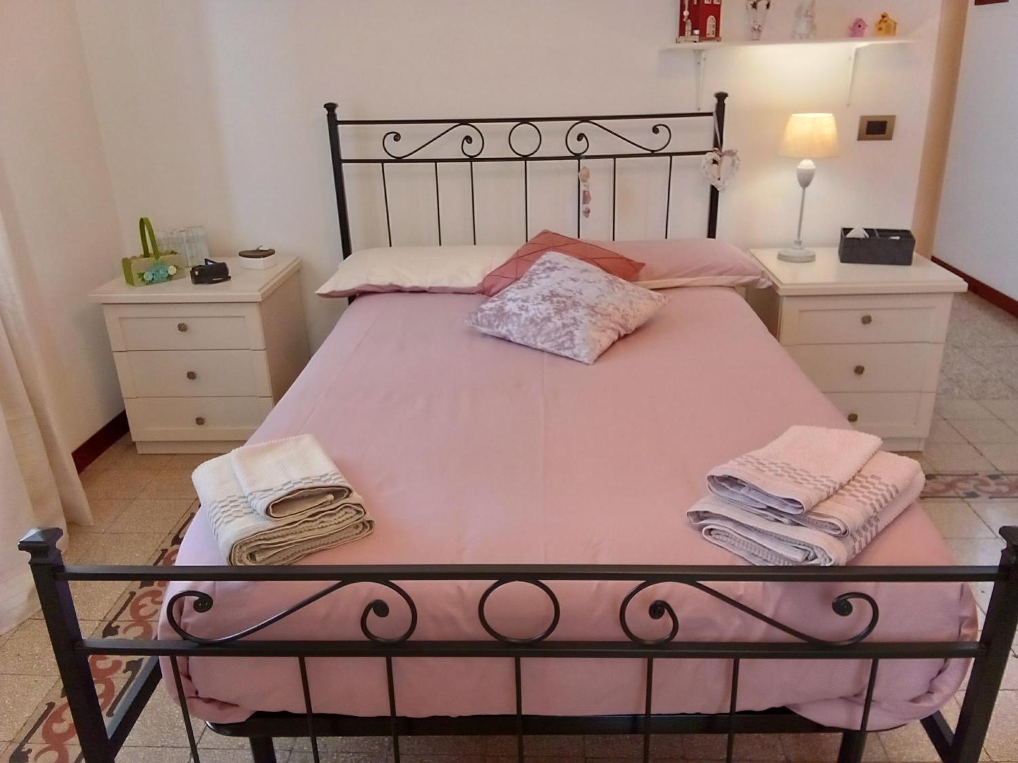 Italy's Enchanting Ambiance - A Snug In Apartment
