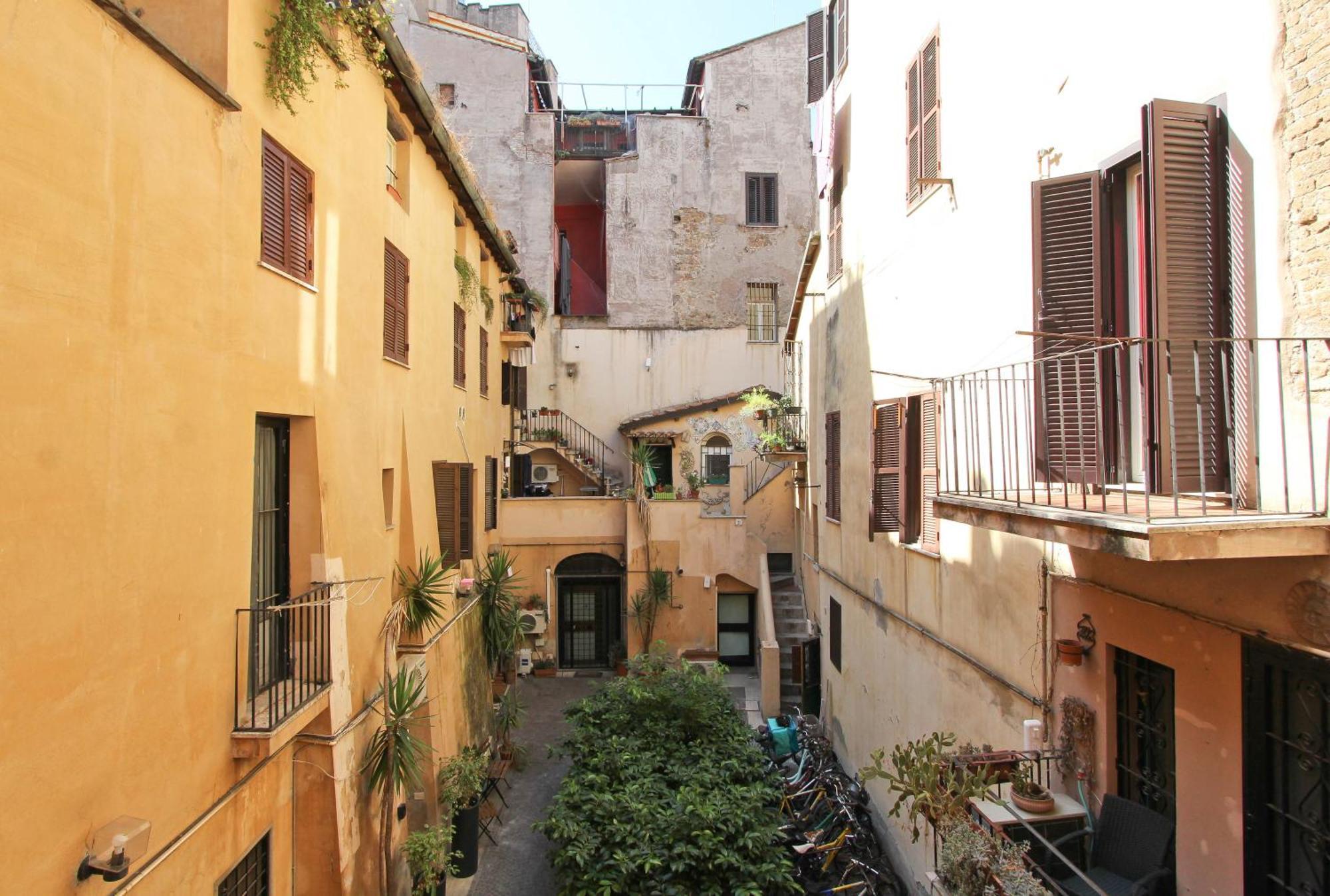 Campo De Fiori - Loft In Originario Anfiteatro Apartment *