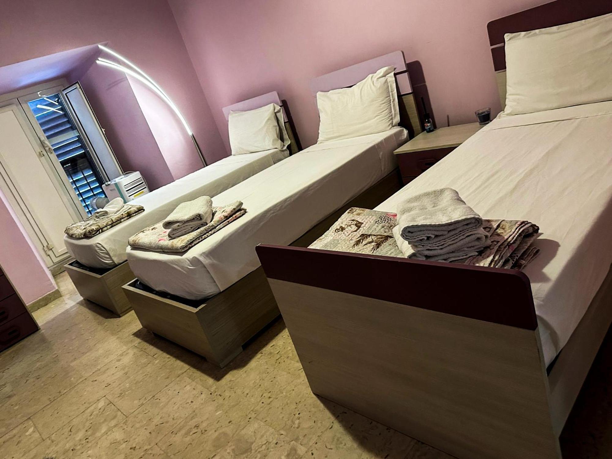 Hostal Sina Rent *