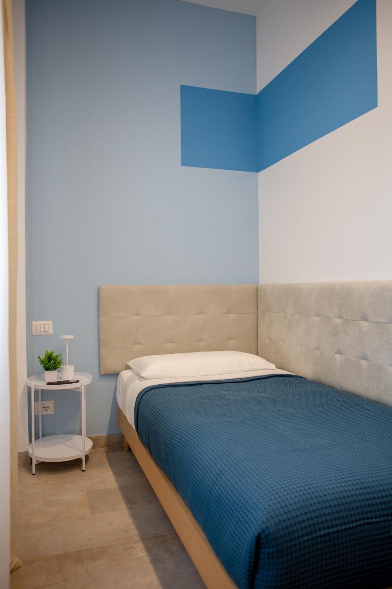 633 Appia Design Affittacamere *