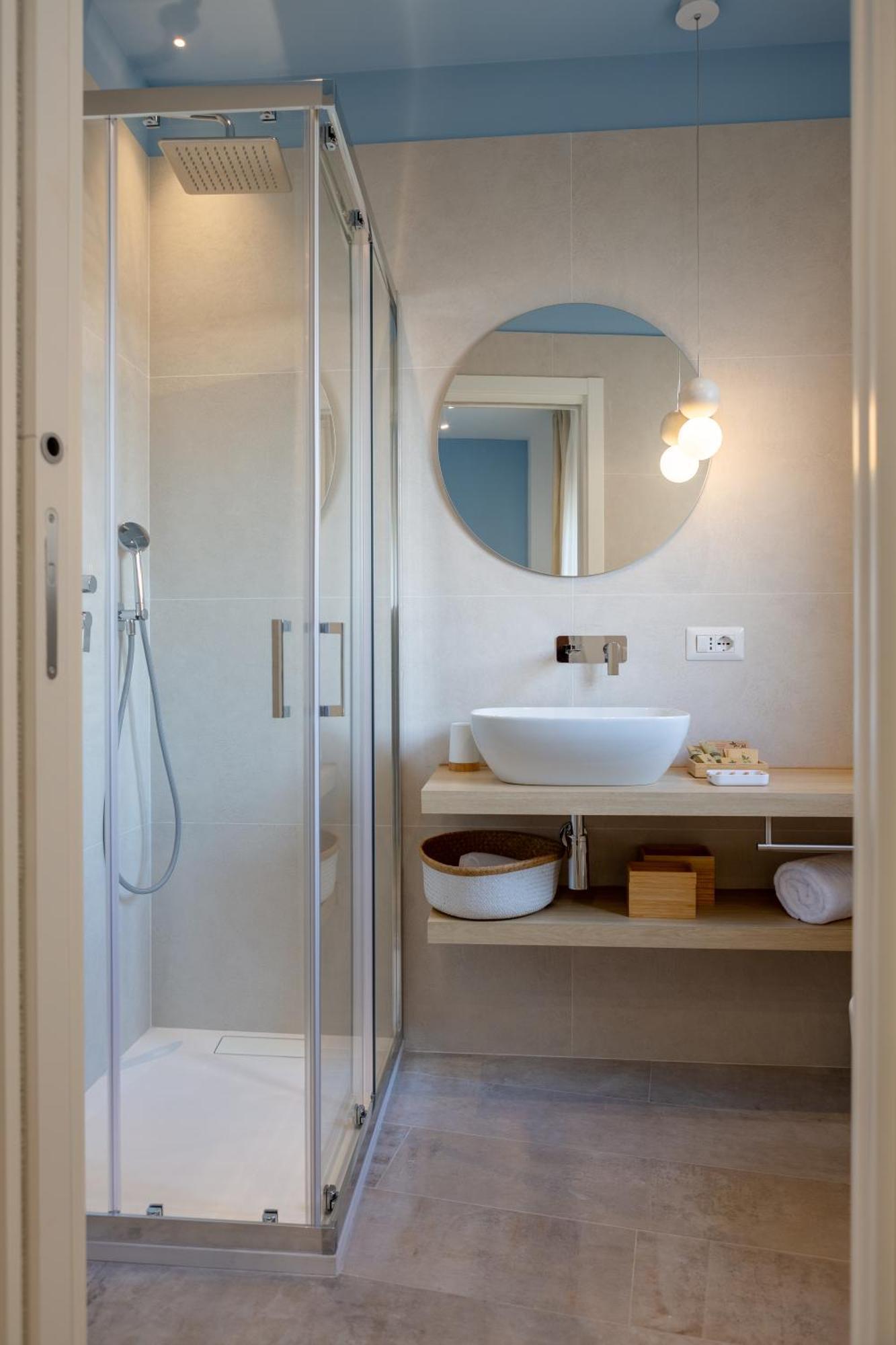 633 Appia Design * Roma