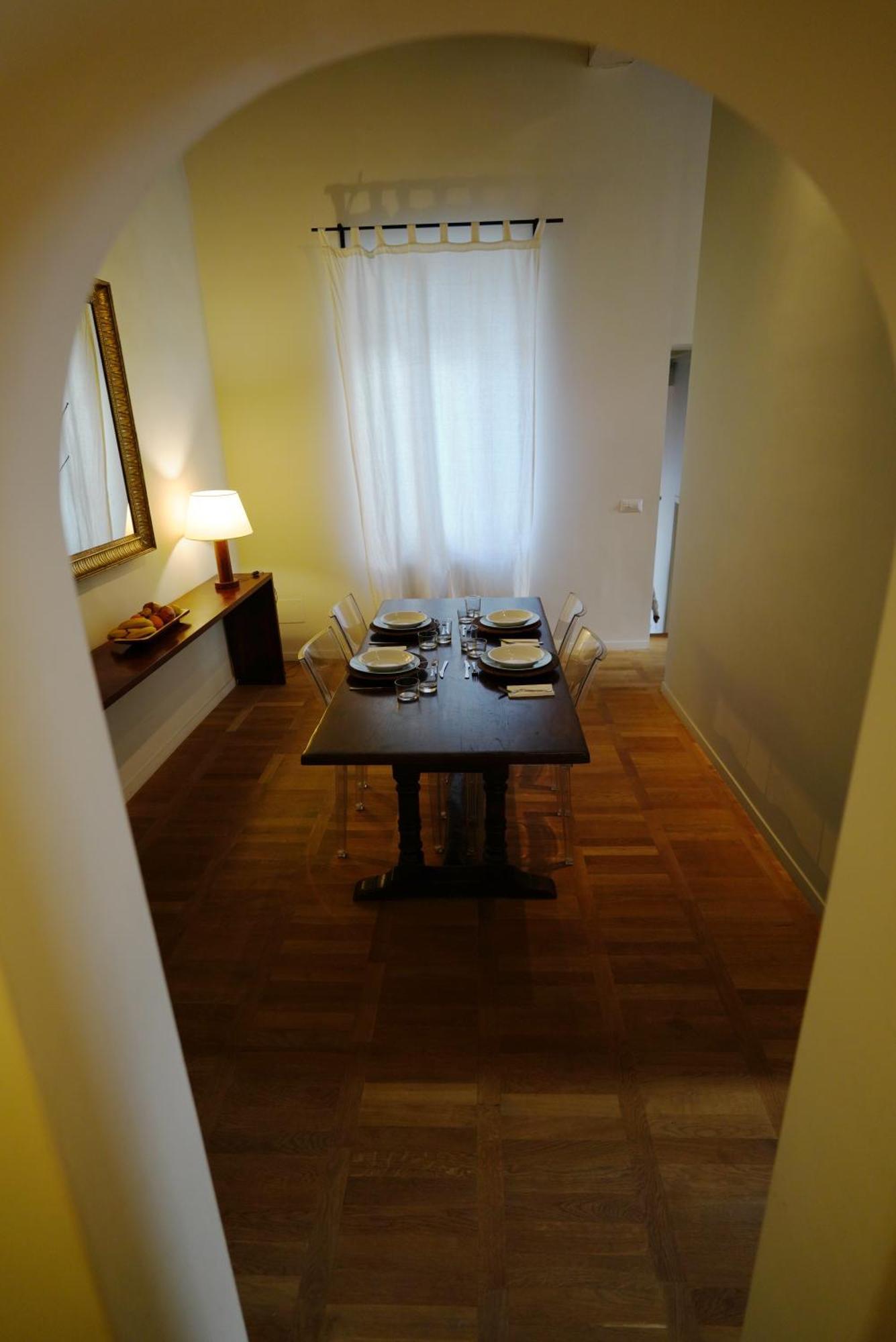Apartment Center, Luxury & History In Via Monserrato Rom