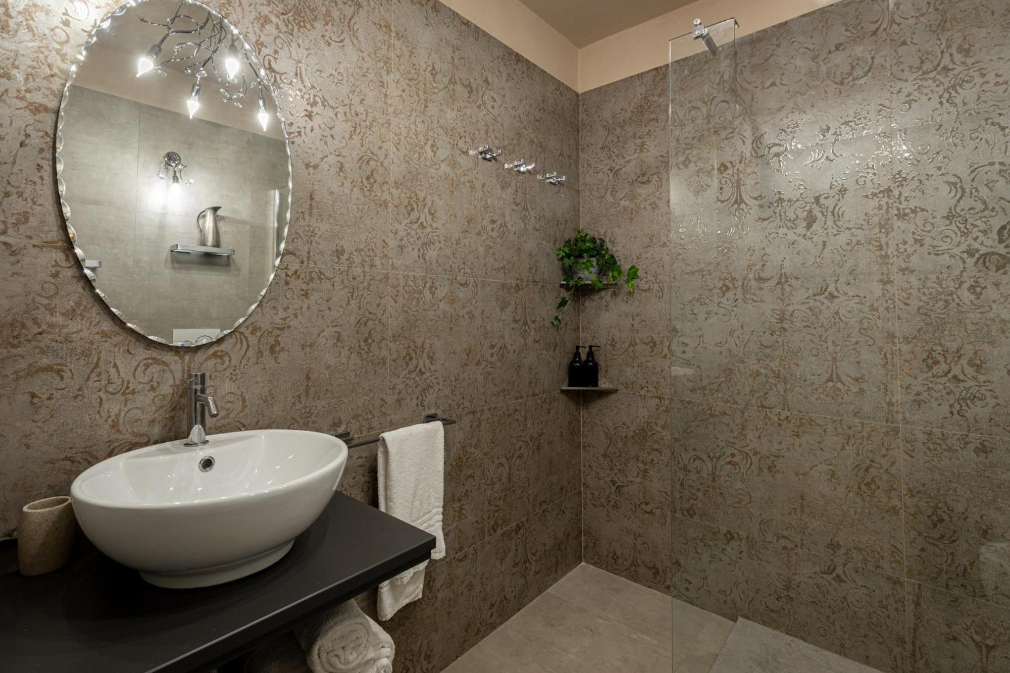 Heritage Miracle Apartment