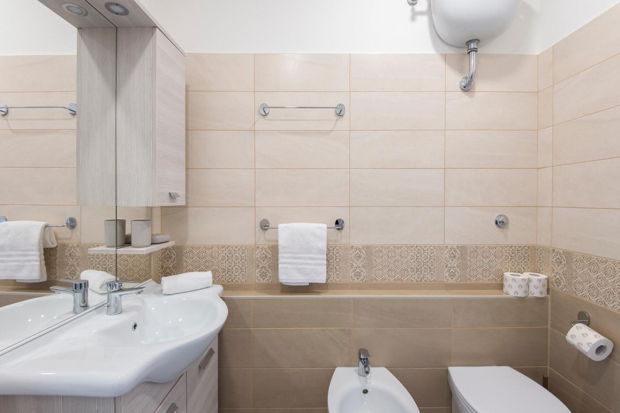 St. John 2br/2bth Roma