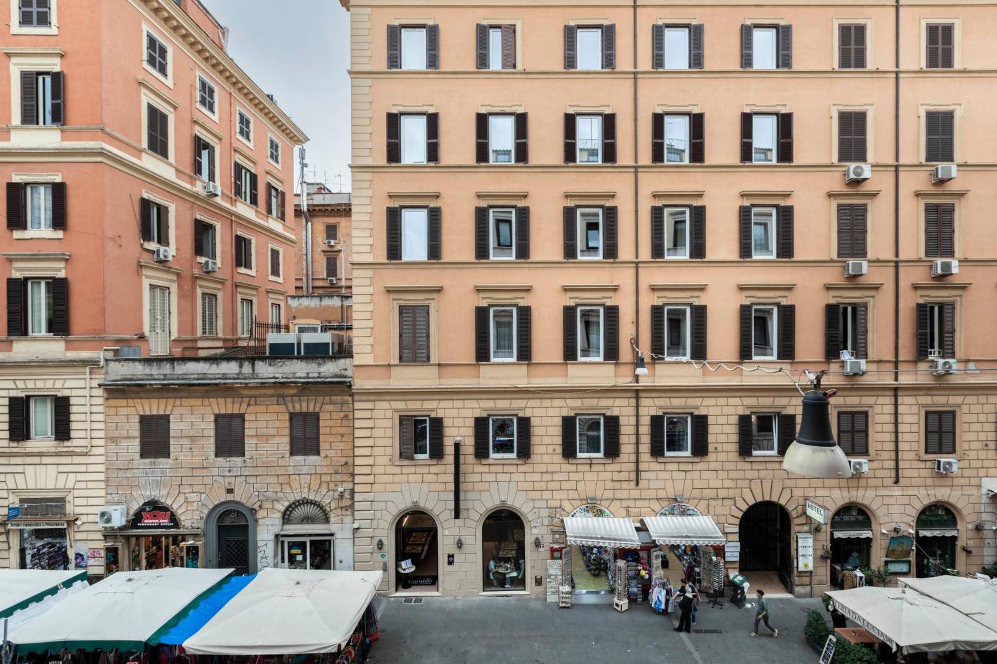 Capitol Aparthotel 3*