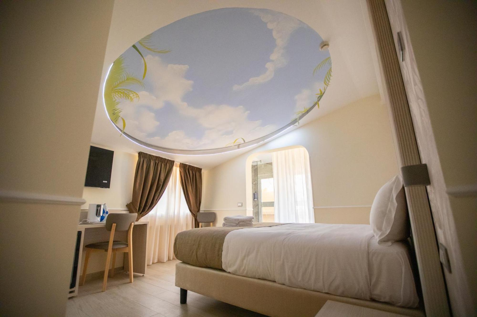 Maximus Hotel