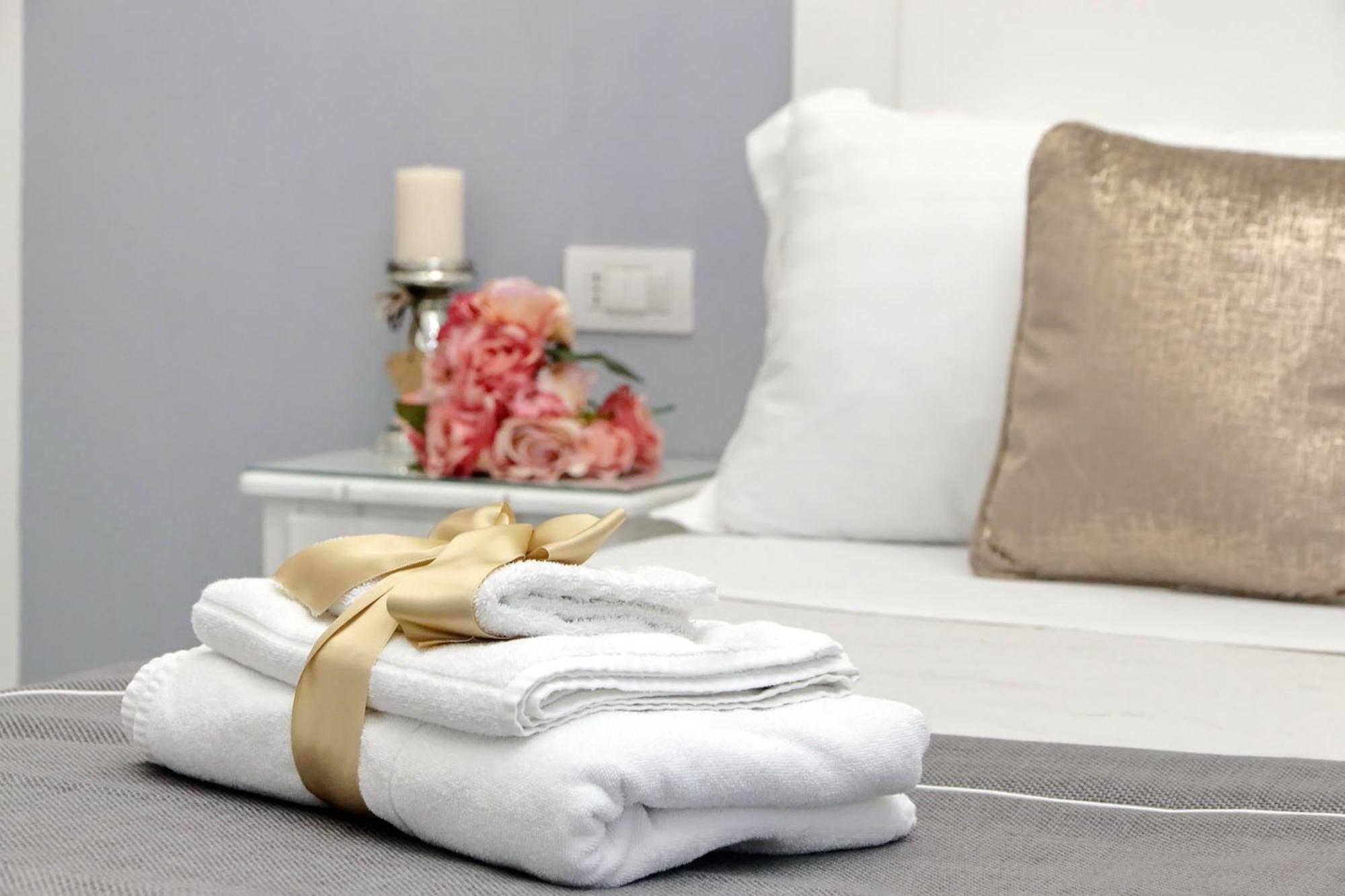 Roman Holiday Suites Guest house