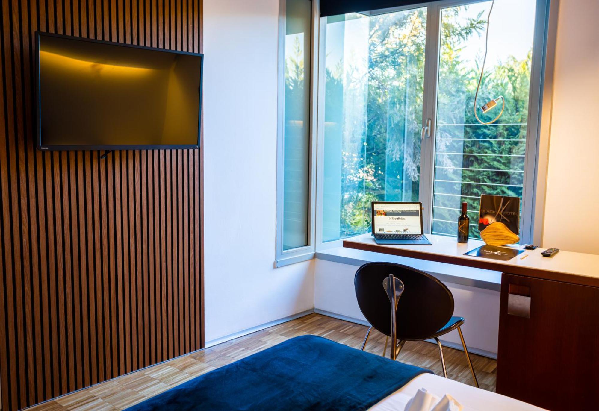 Black Hotel Roma