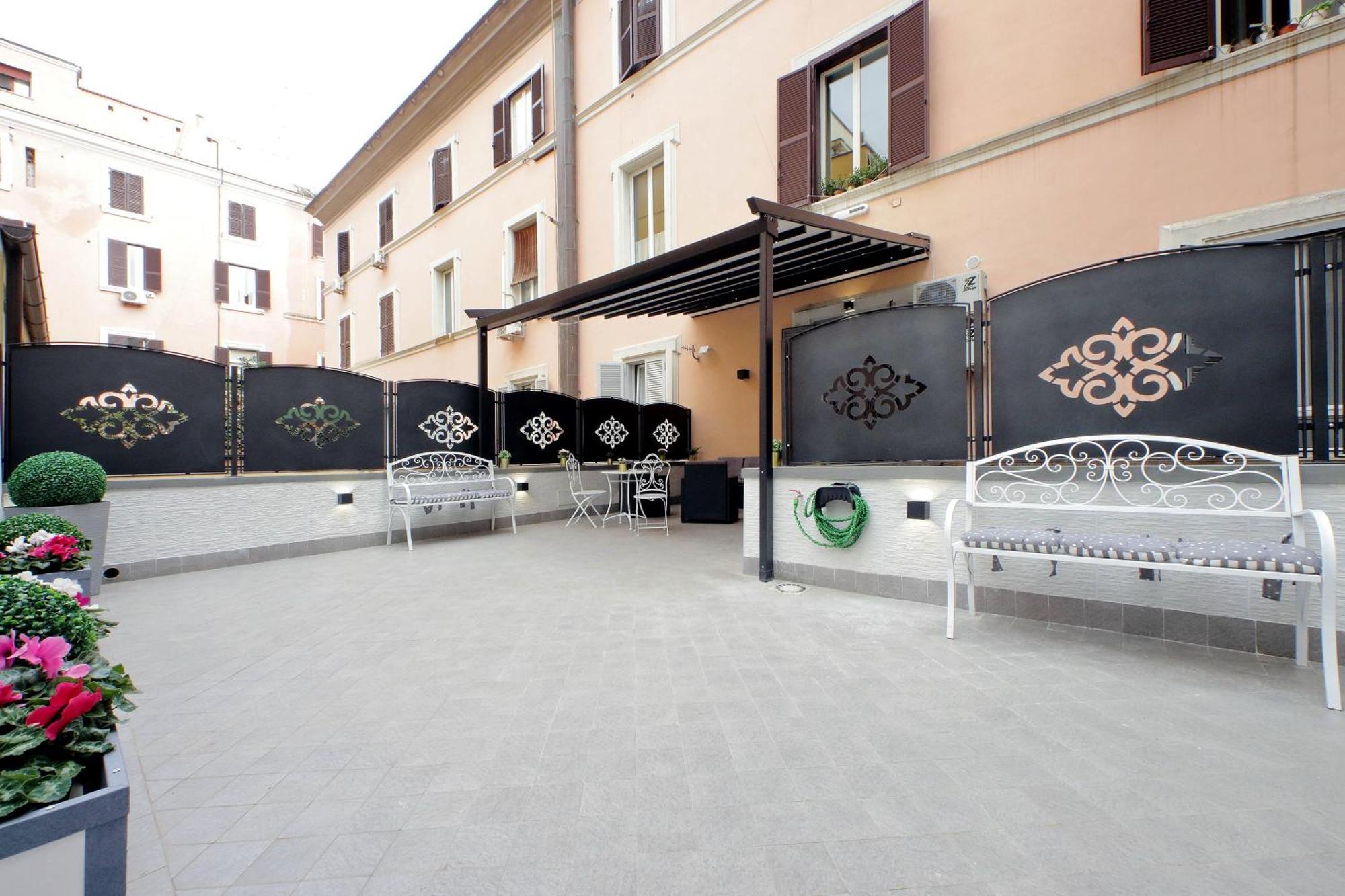 Roman Holiday Suites * Rome