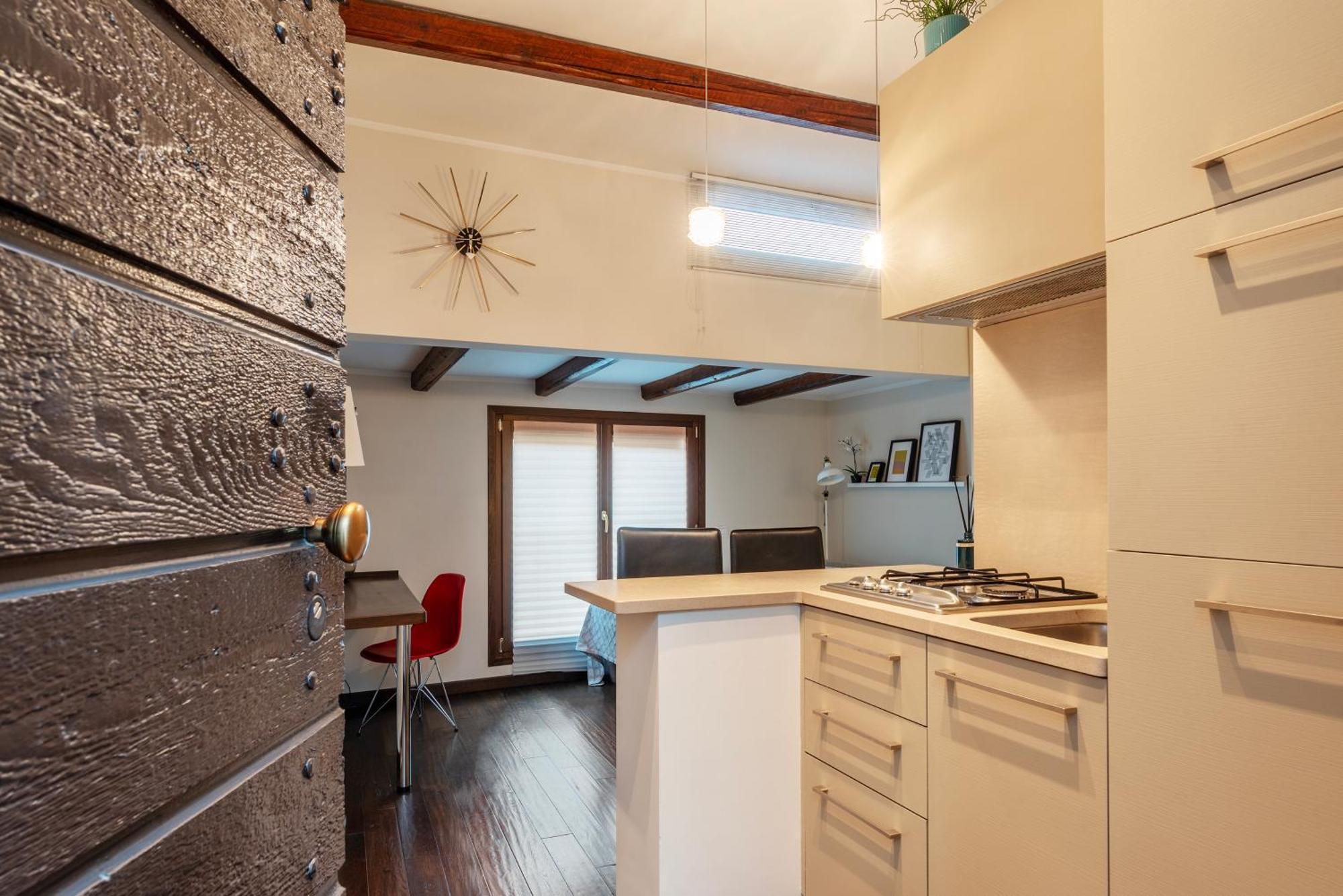 Ad Un Passo Da Piazza Di Pietra - Mini House Roma