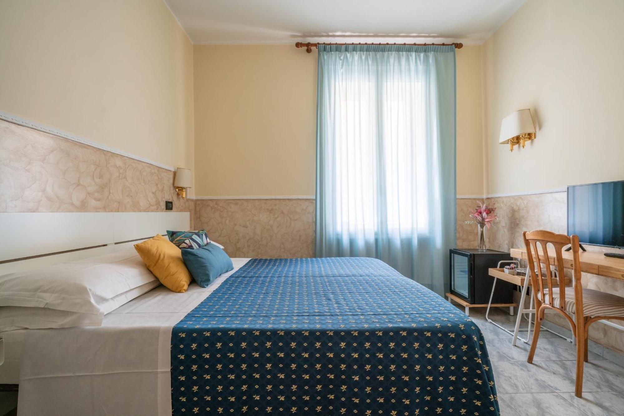 Ascot Hotel