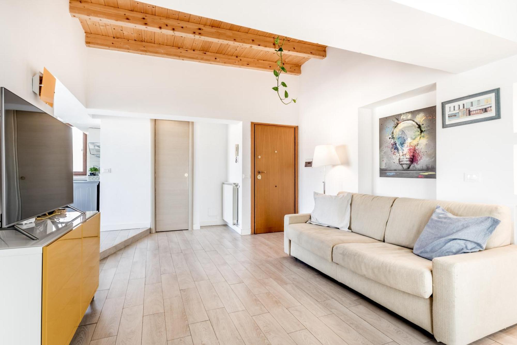 Apartment Attico Trilocale In Zona Farnesina
