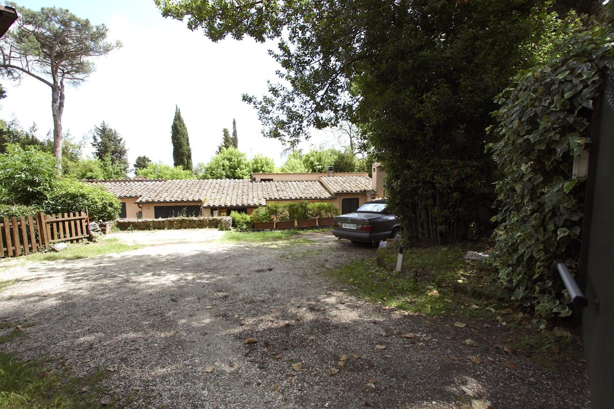 Appia Antica 2br With Swimming Pool