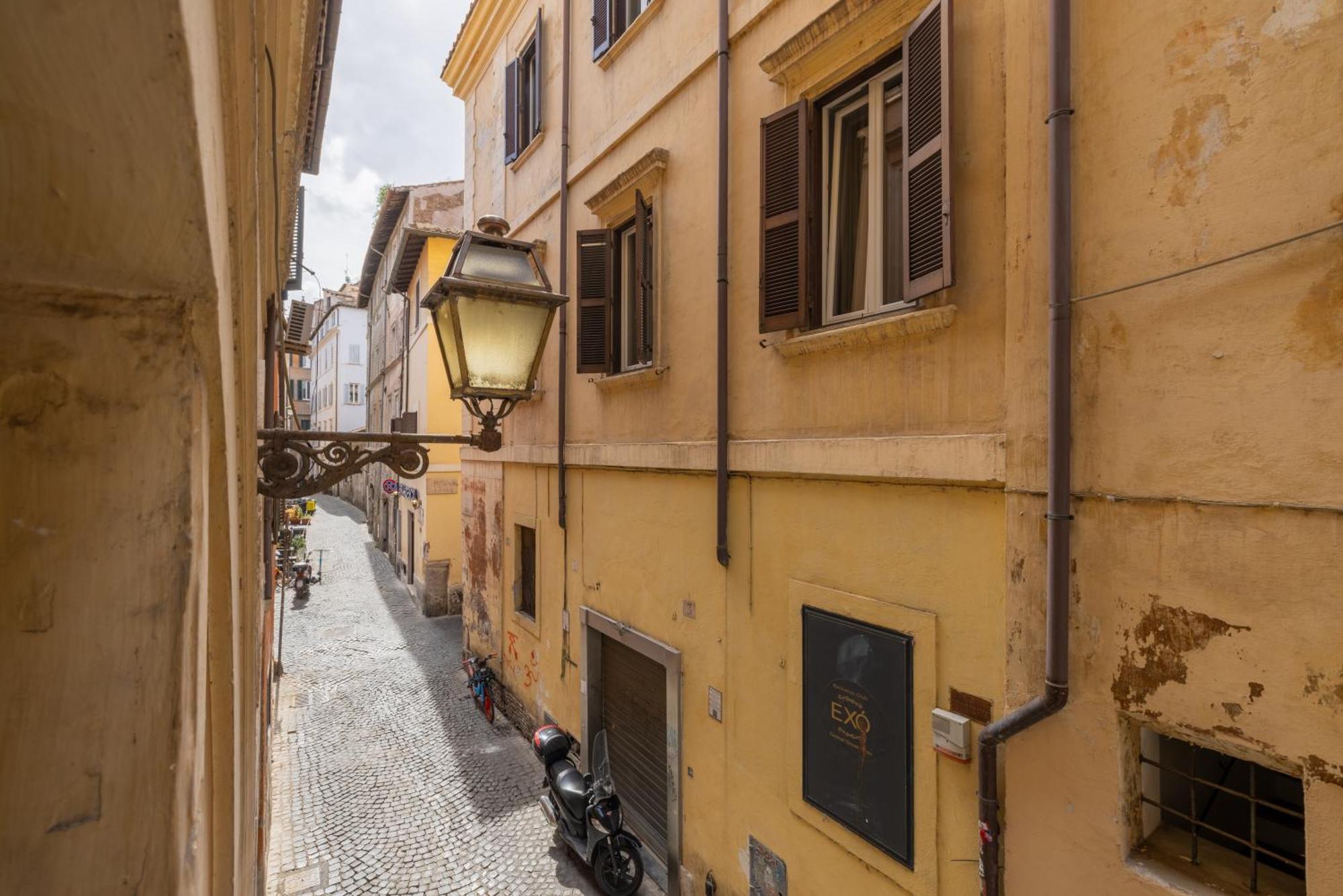 Woodstyle - Navona Apartment *