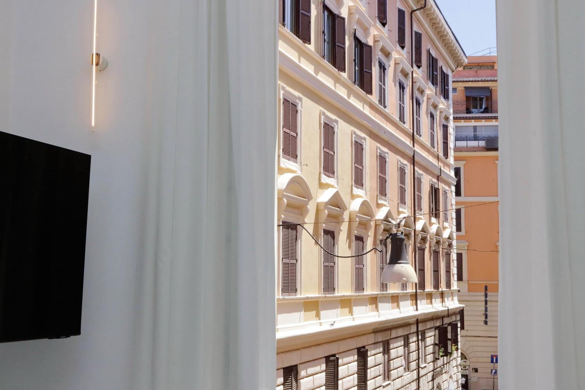 Ych-montebello - * Roma