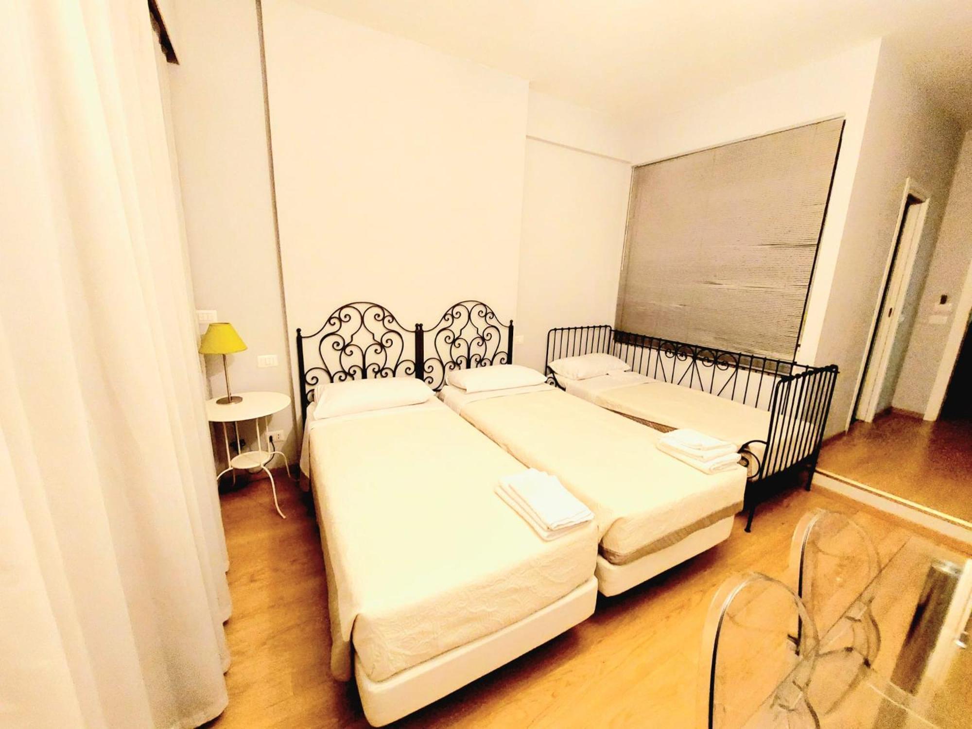 Vanity - 4 Bedrooms With 4 Bathrooms - Ac & Wifi * Roma