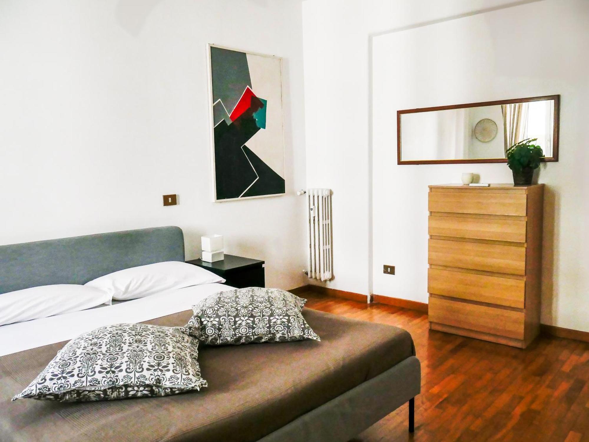 Modern 1 Bedroom Near Metro Appartamento *