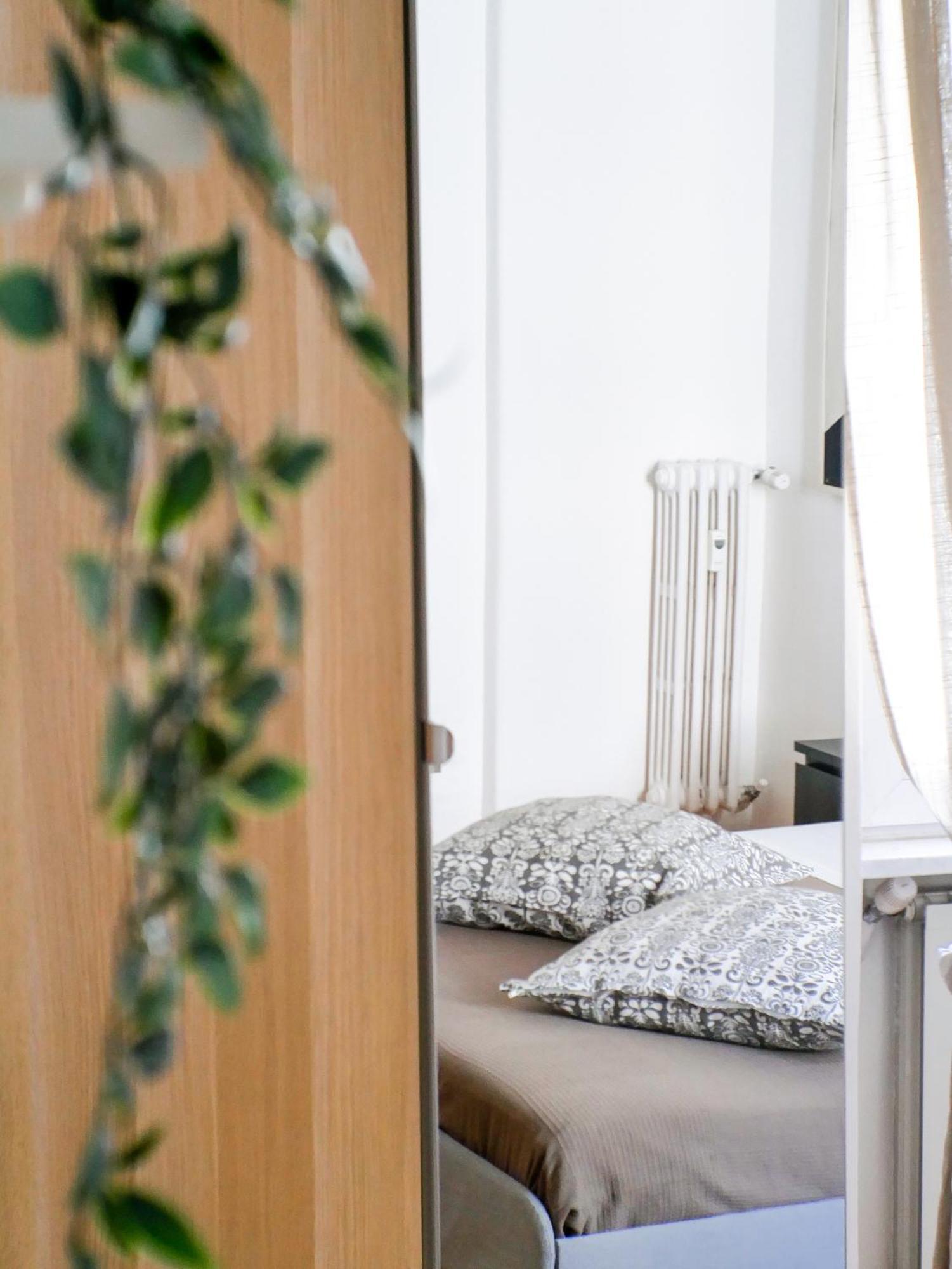 Modern 1 Bedroom Near Metro Appartamento