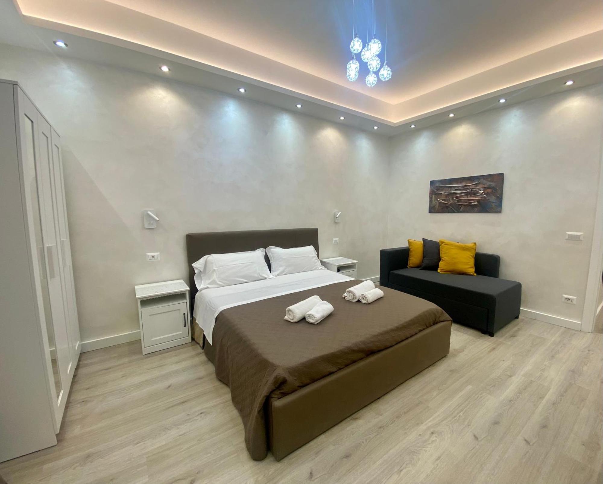 Close To The Coloseum, 2 Minutes Walk From Metro A * Rom