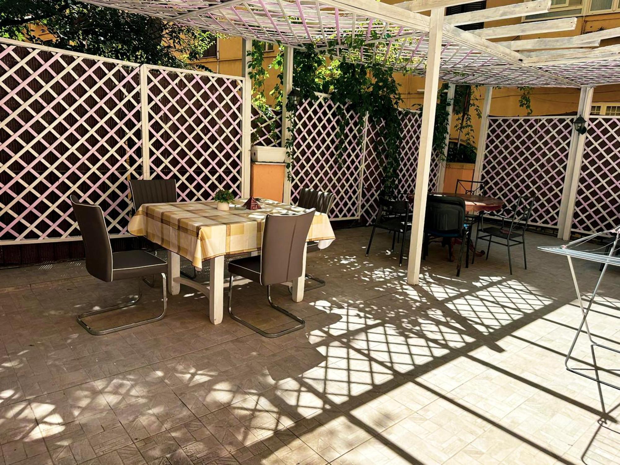 Hostal Sina Rent