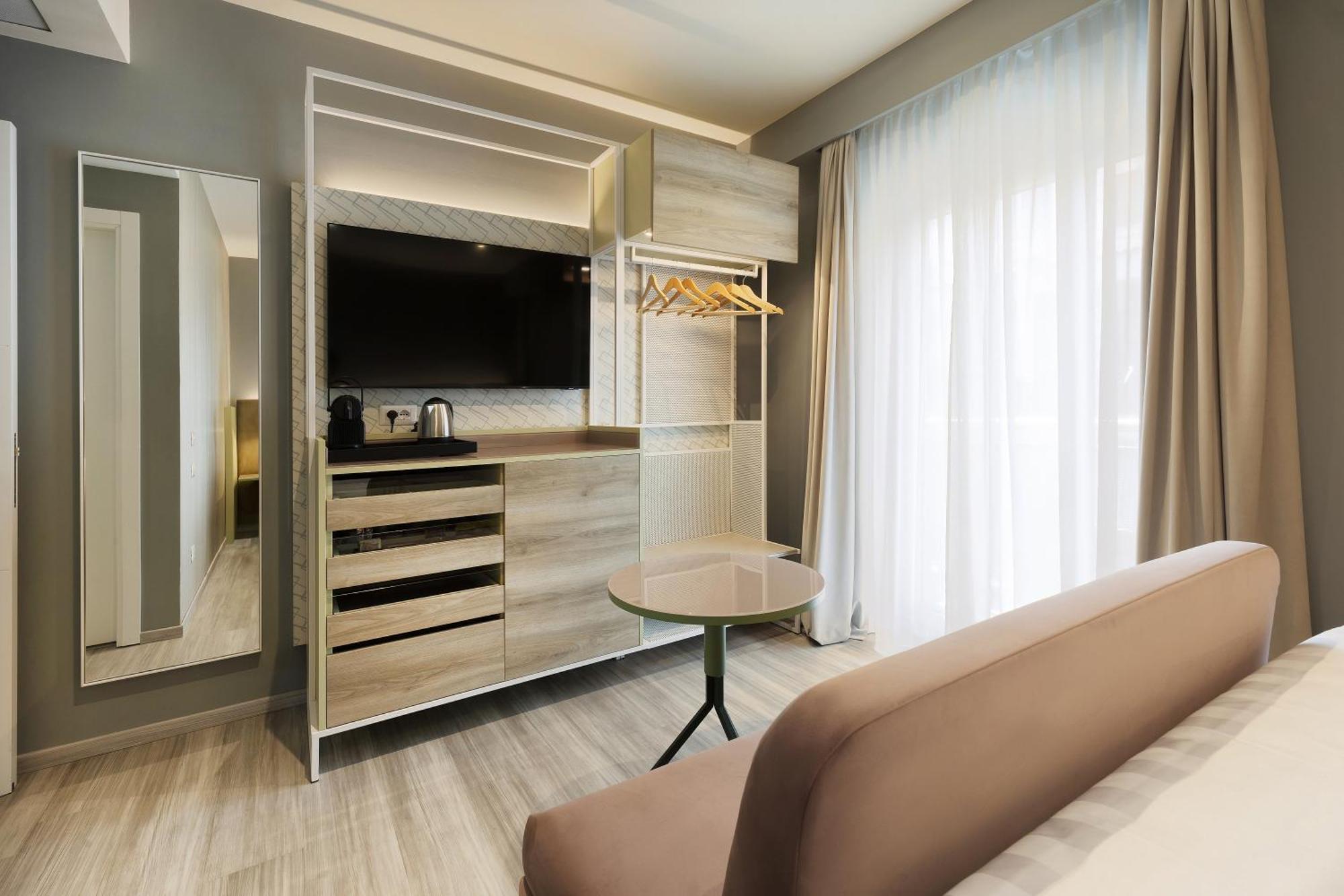 Hotell Adesso 4*