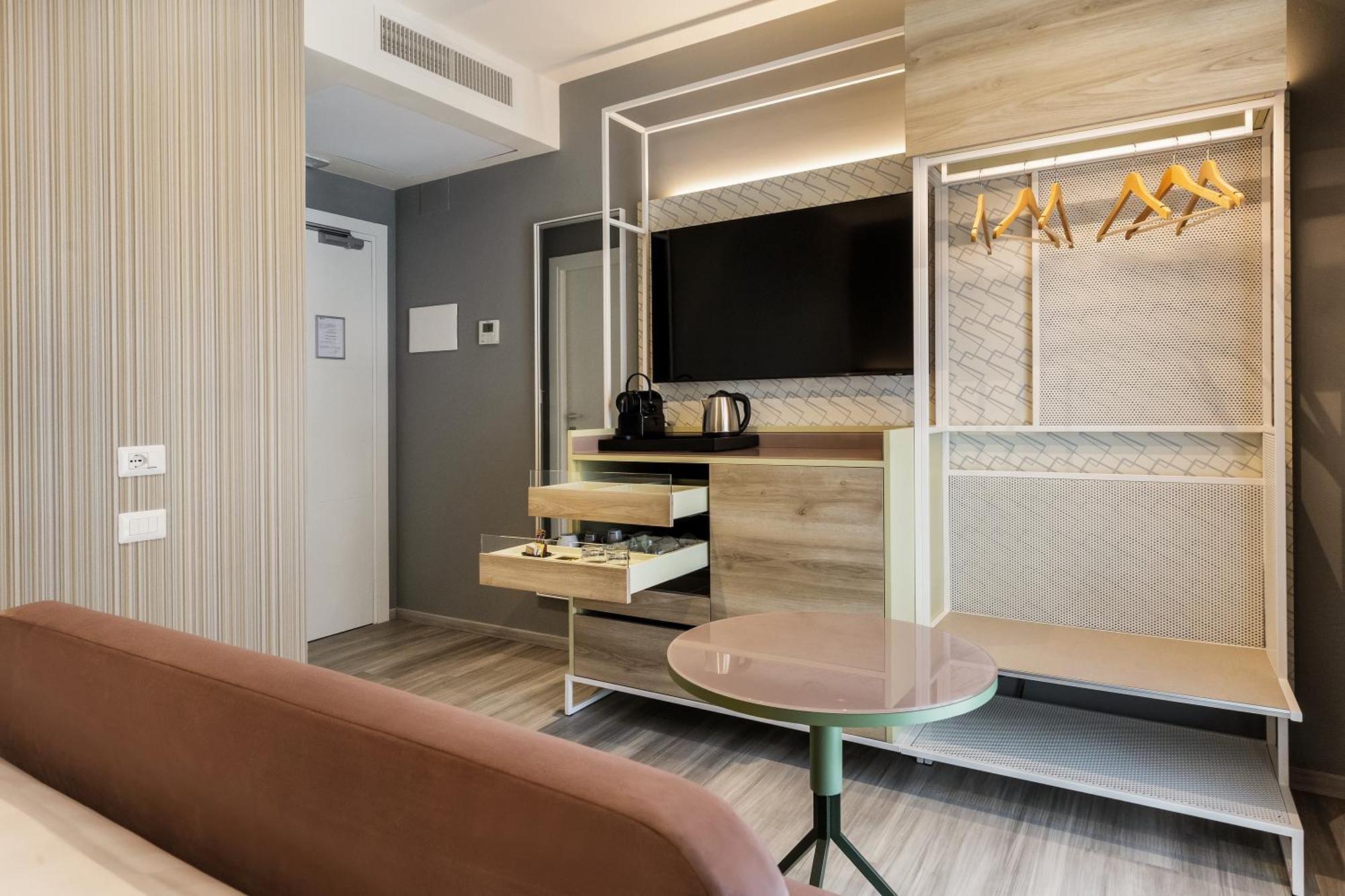 Adesso Hotel