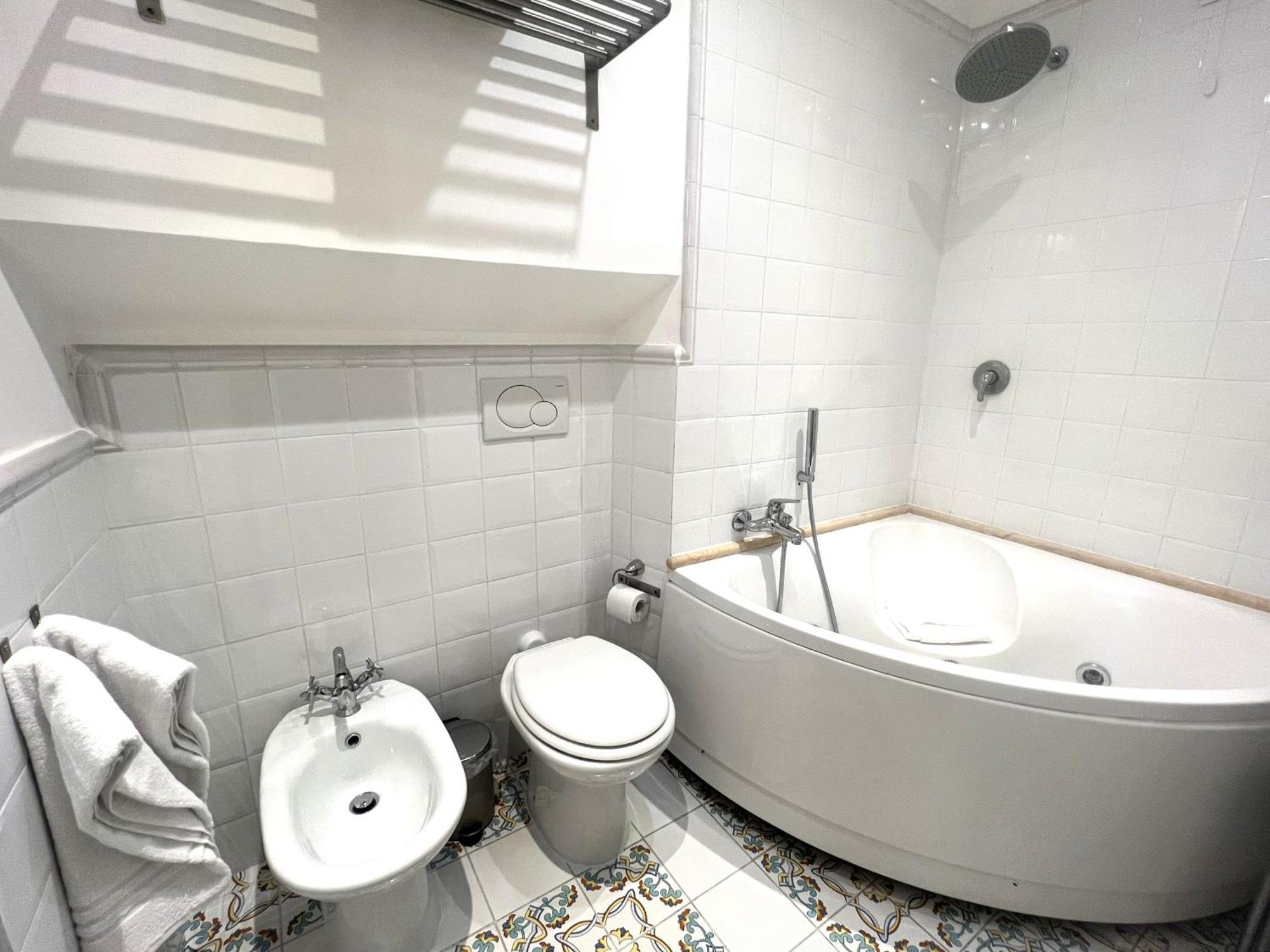 Interno Gjestgiverier *