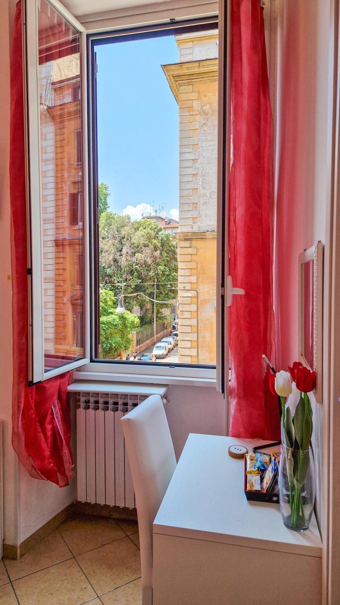 Alojamento de Acomodação e Pequeno-almoço Rome's Angel 2*