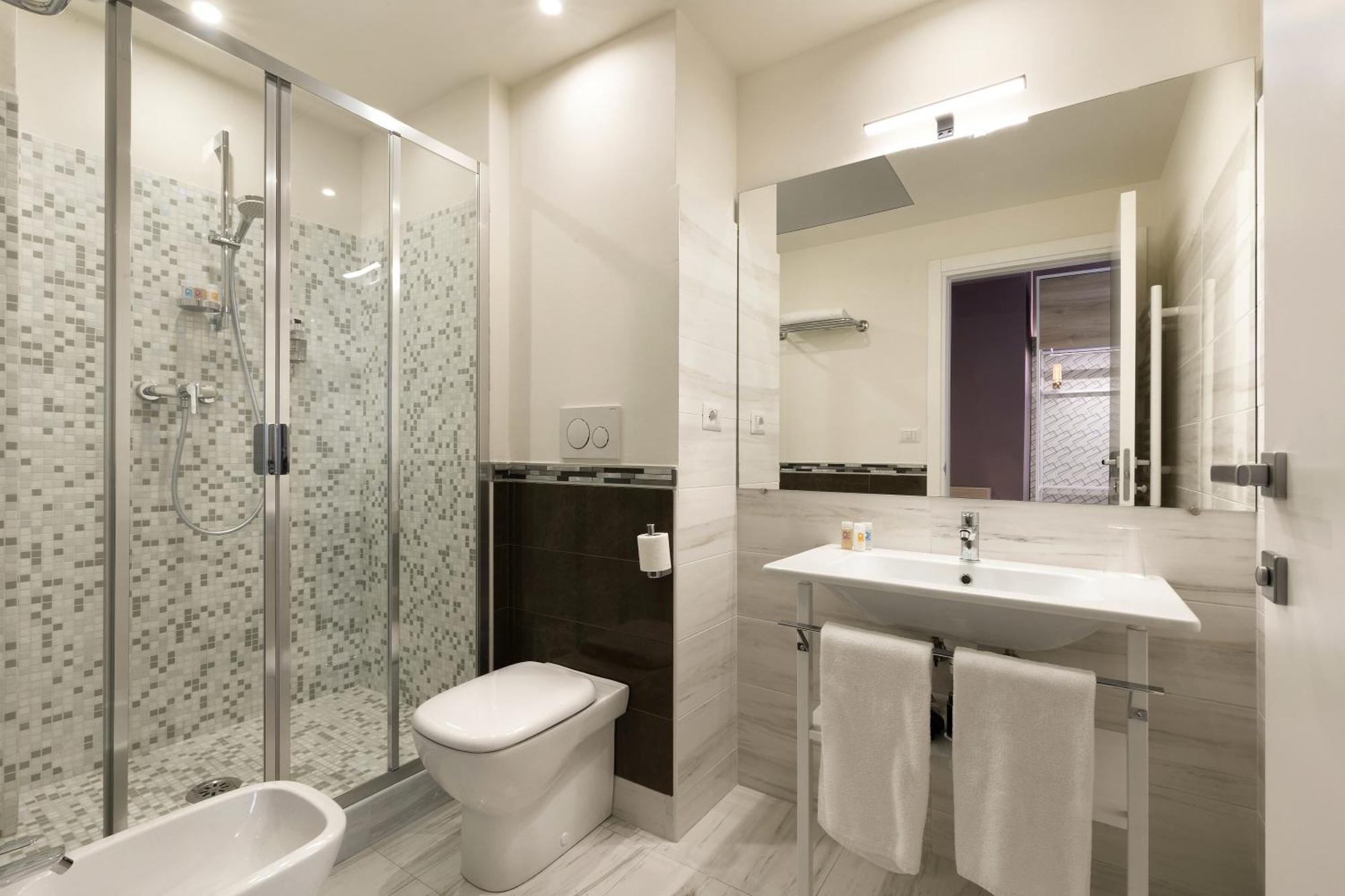 Adesso Hotell 4*