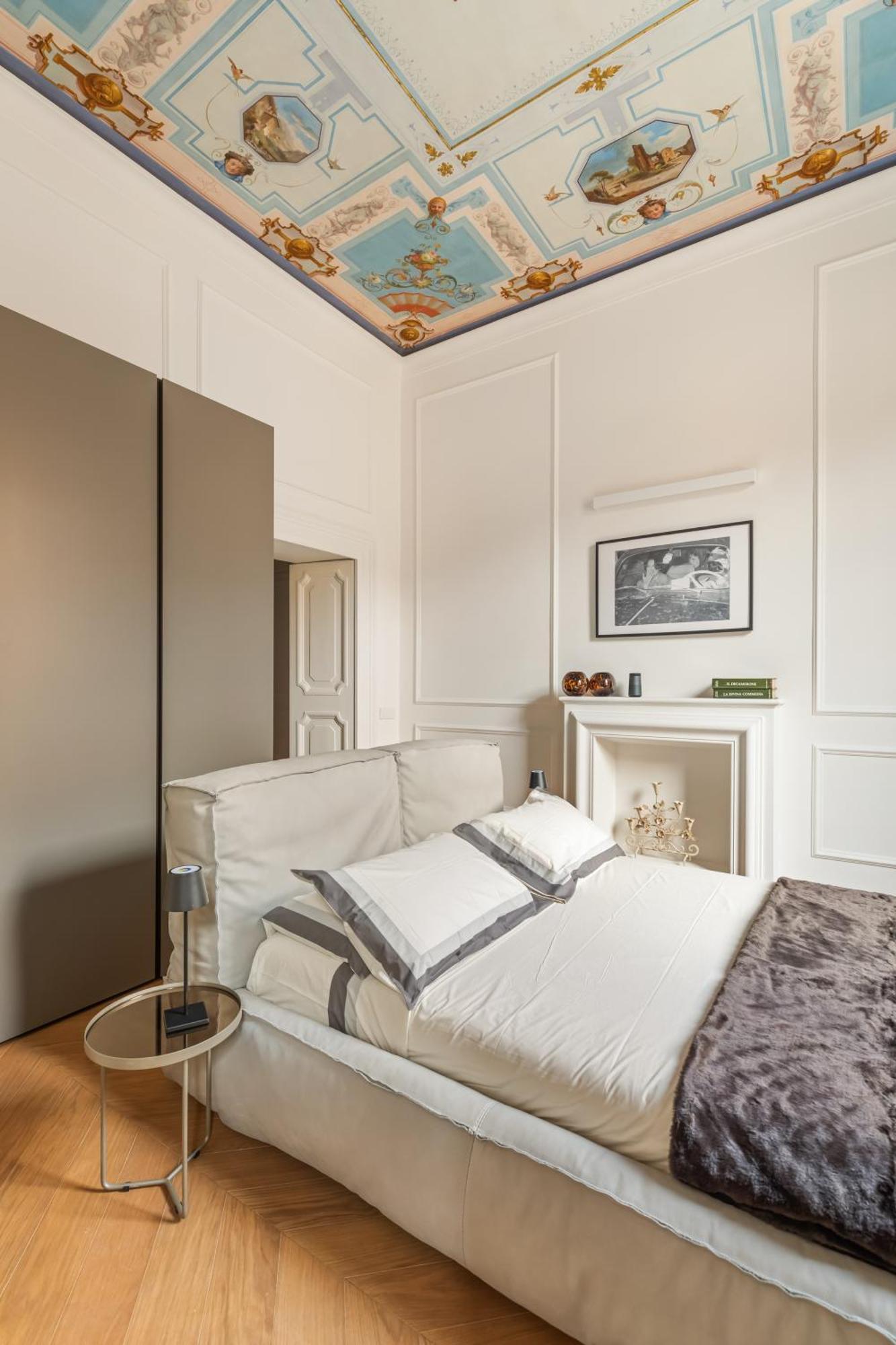 Charm And Elegance By The Spanish Steps Roma