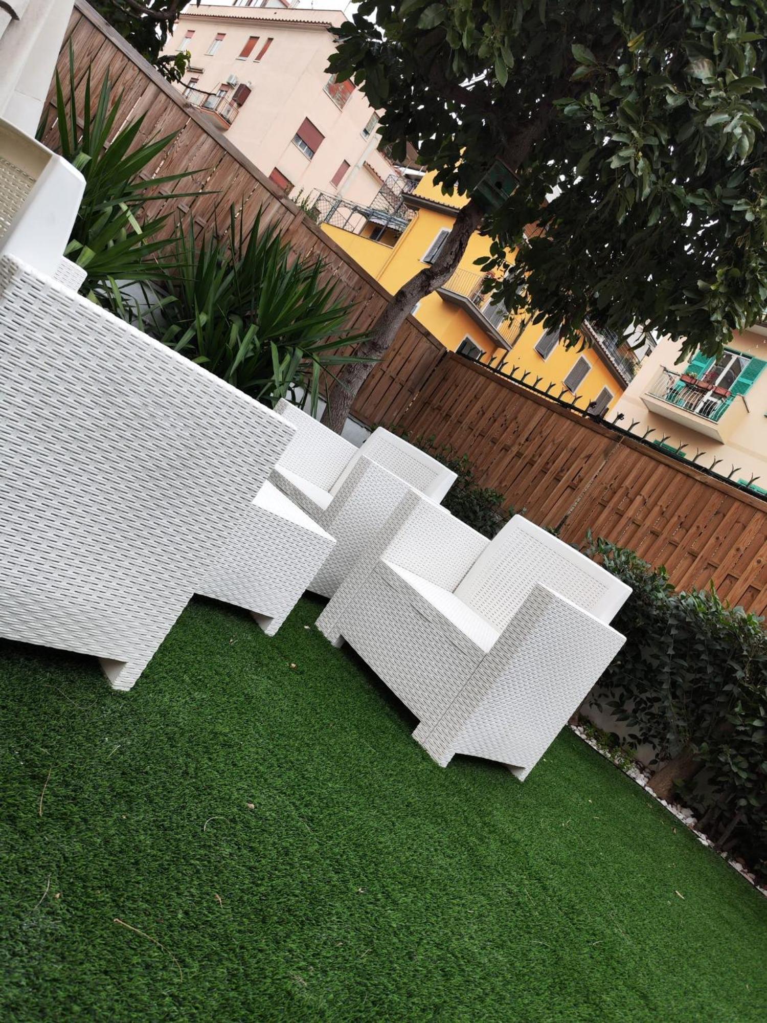 Moderno Cornelia-san Pietro Con Giardino