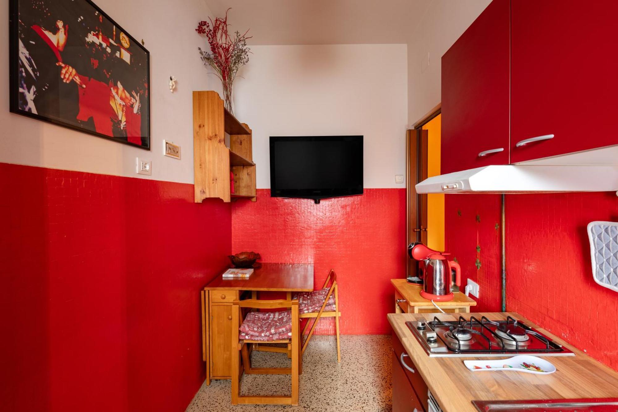 House Of Colours In Marconi, Apartment Rome