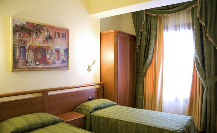 Bright Hotell 3*