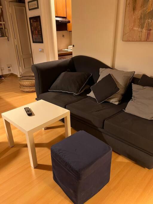 Lovely Art 2 Bedroom Flat Next To Metro Station Lodi *