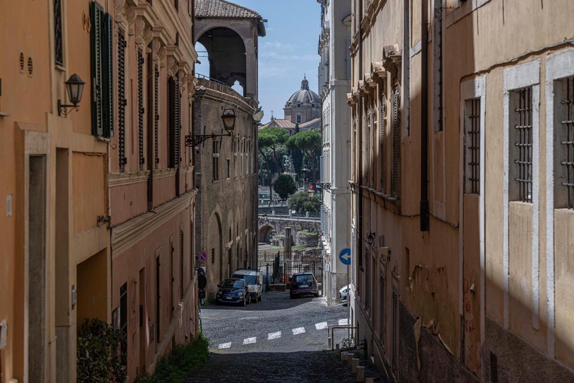 Ibernesi 23 - Fori Imperiali