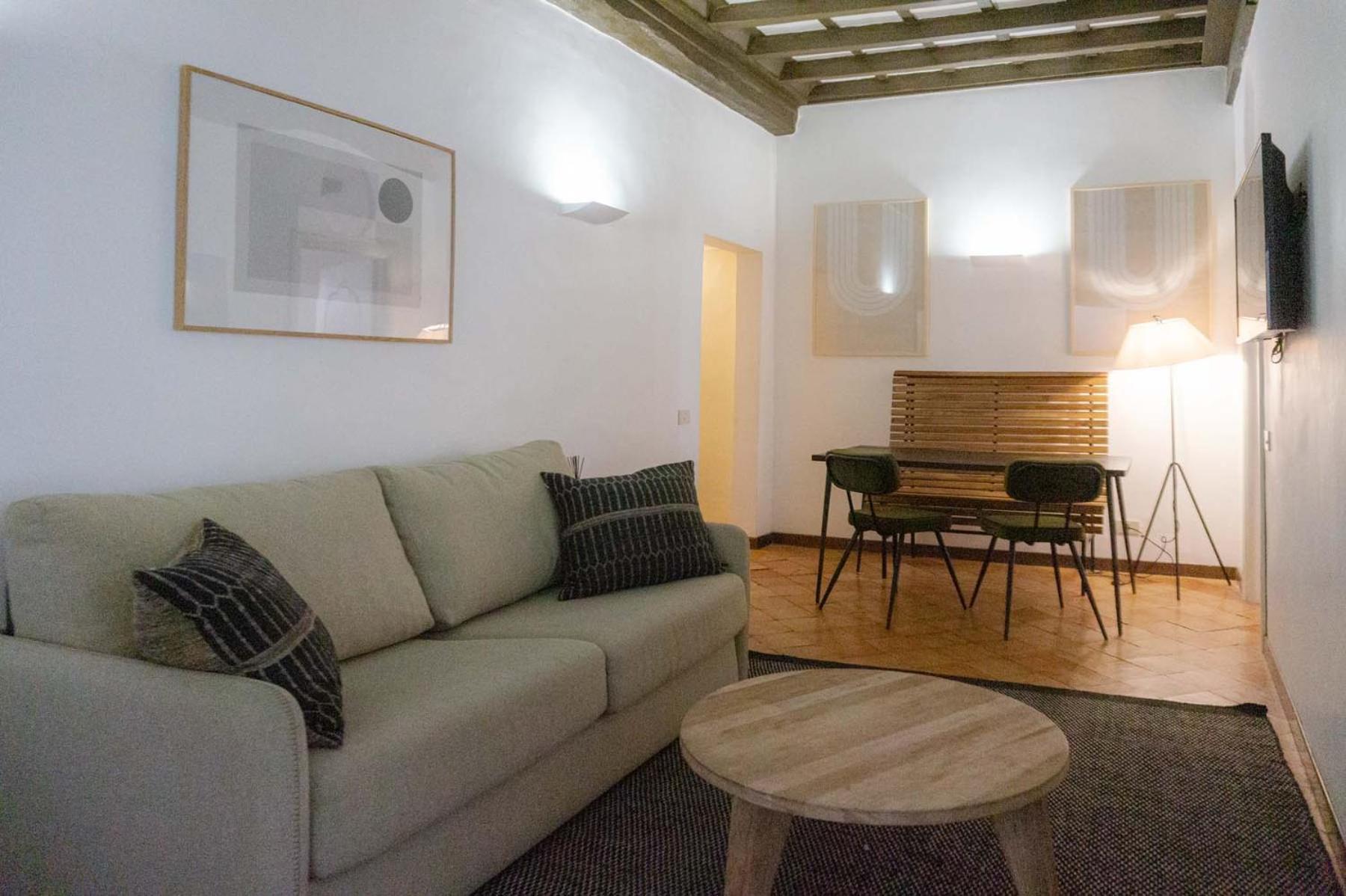 Piazza Navona Charming Apartment *