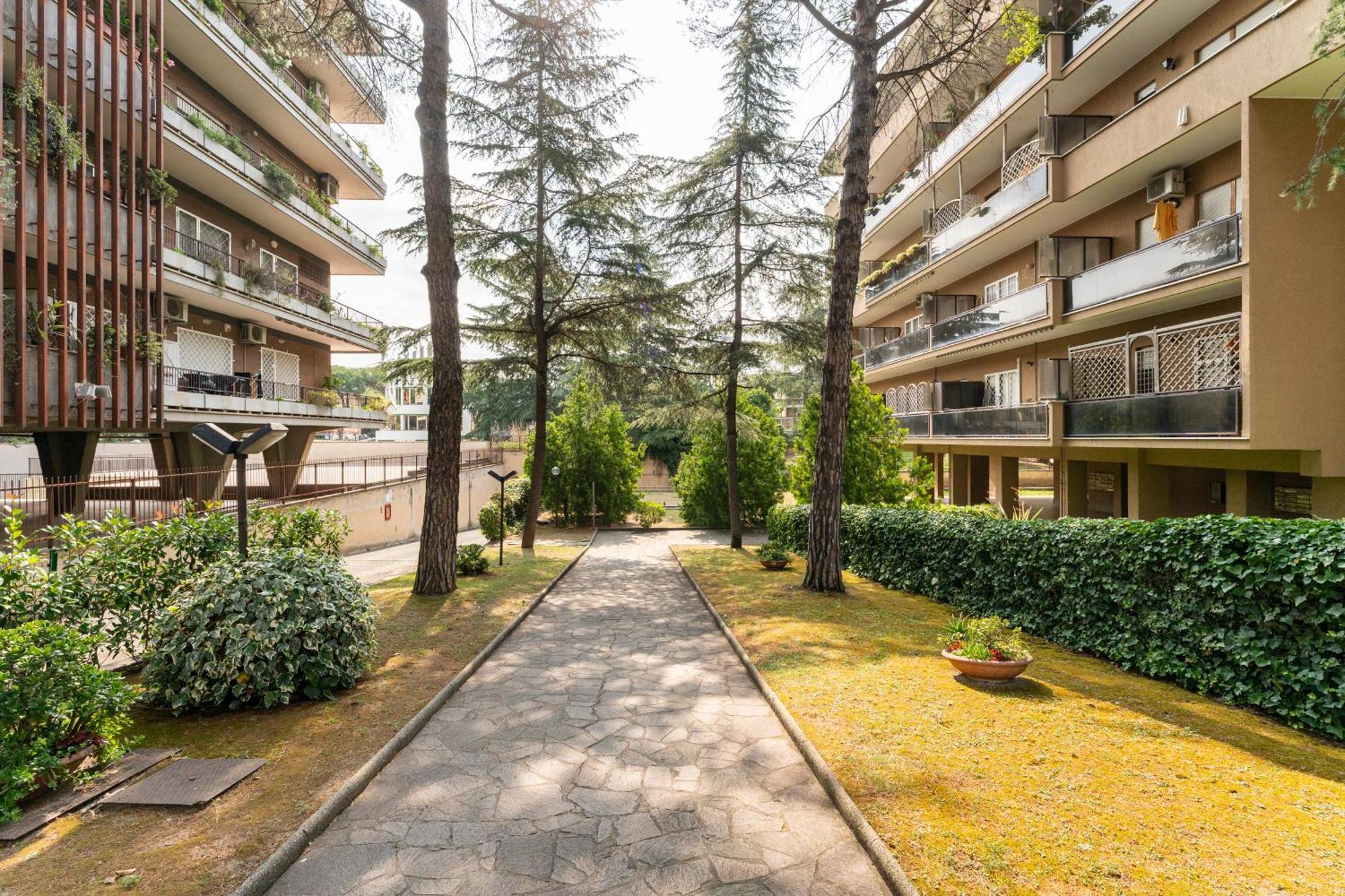 Eashome Eur Mostacciano Bilocale Adiacente Ifo Rome