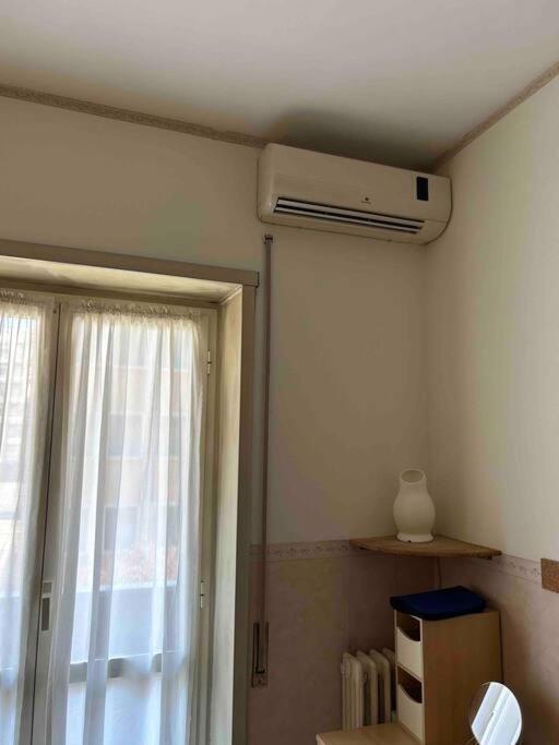 Pochi Passi Da San Pietro Metro A Cipro *
