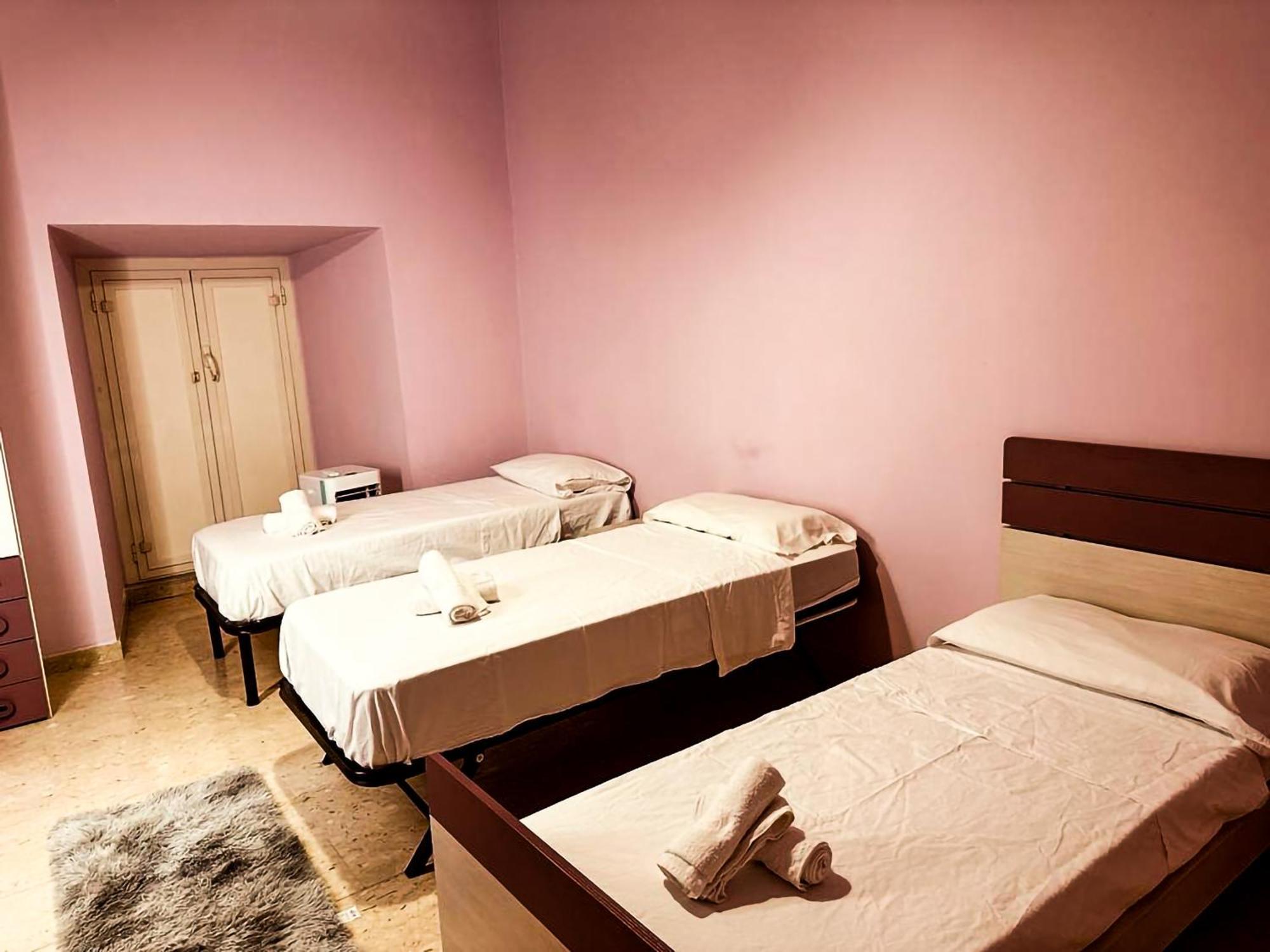 Hostal Sina Rent *