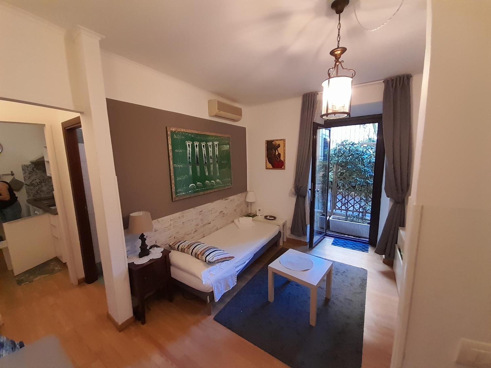 Lilium House Apts