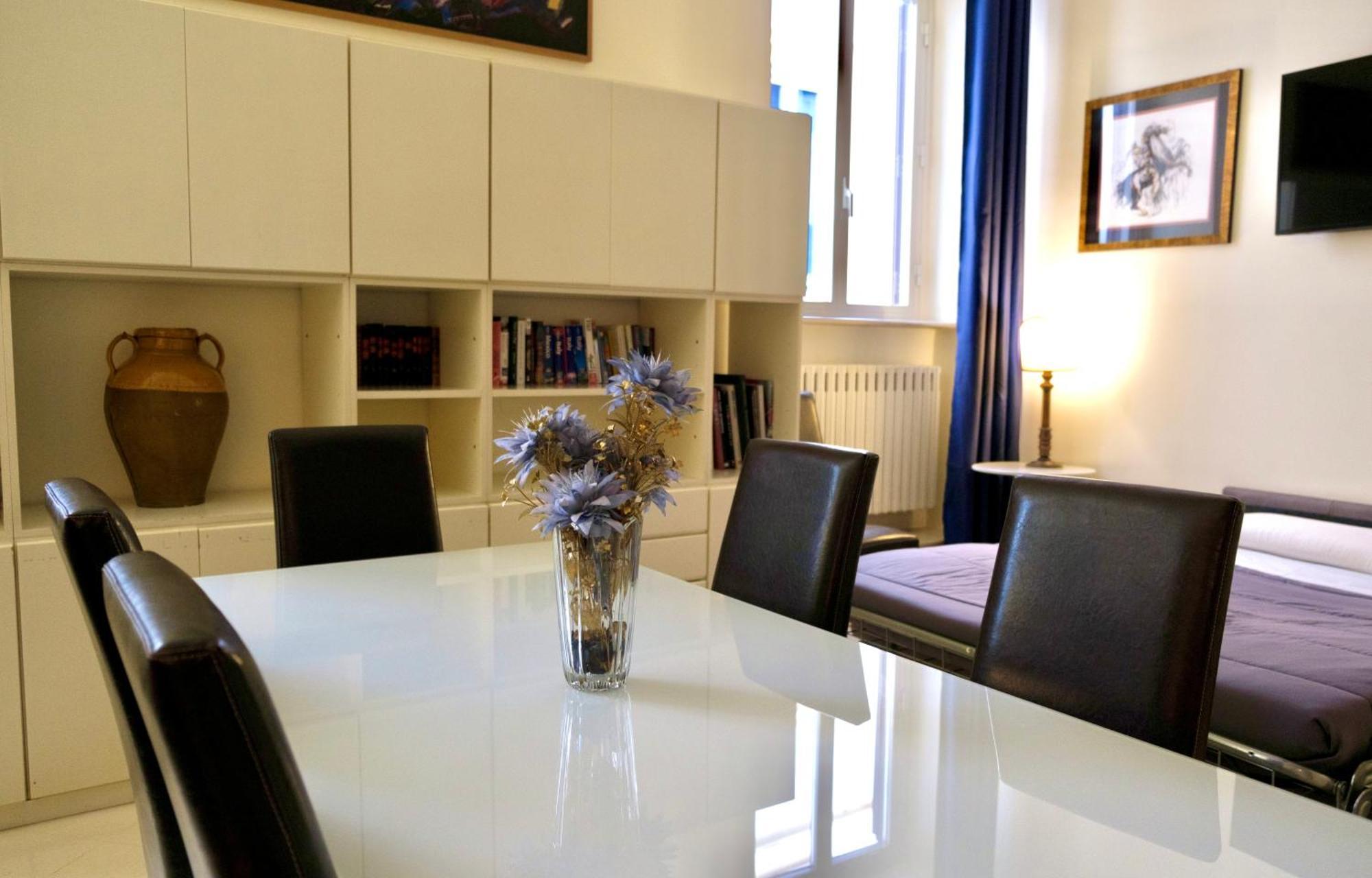 Apartment In Pieno Centro - Lily's House *