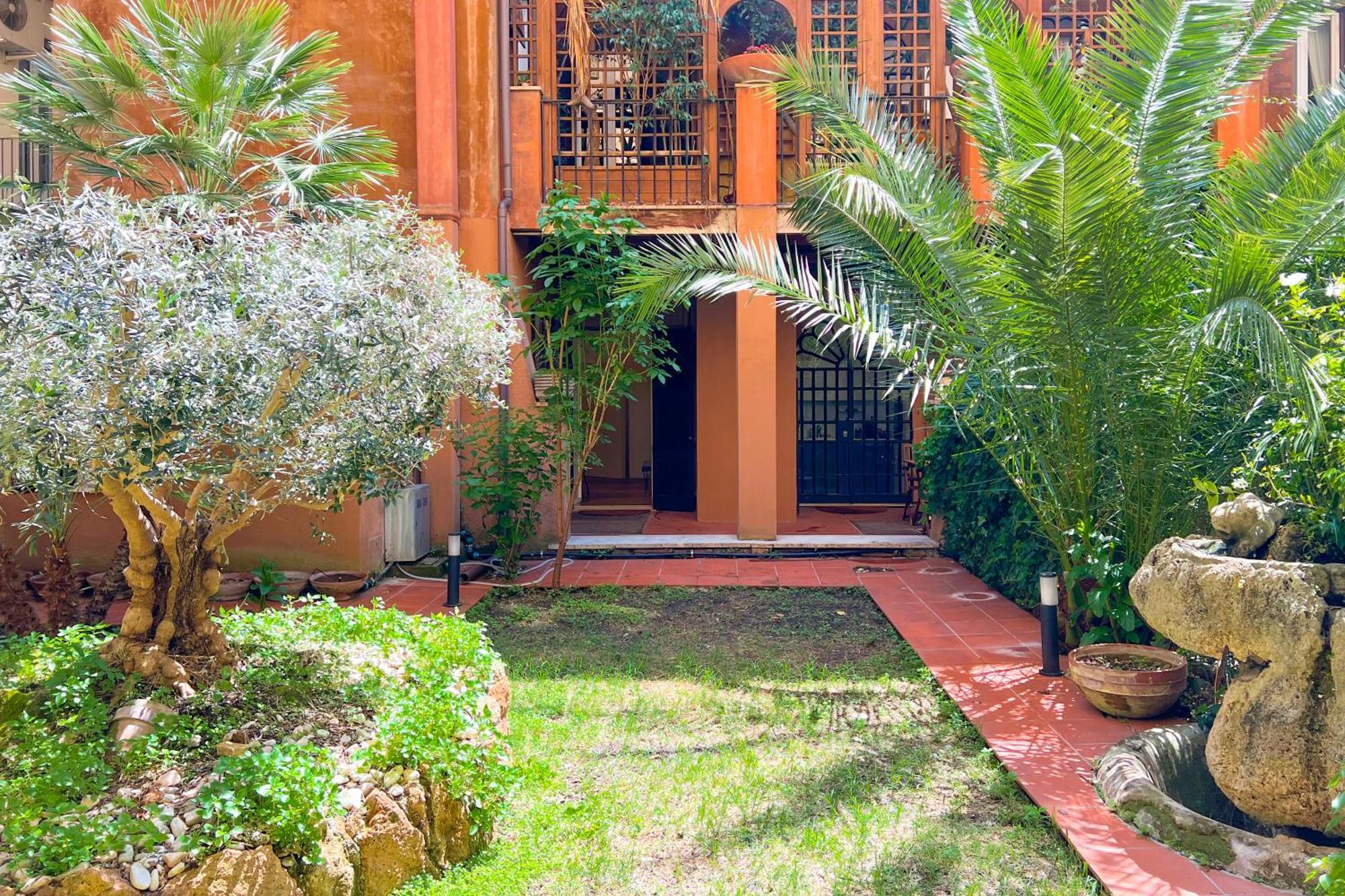 Luxury House & Secret Garden - Strategic Location, 100m To Metro B Roma